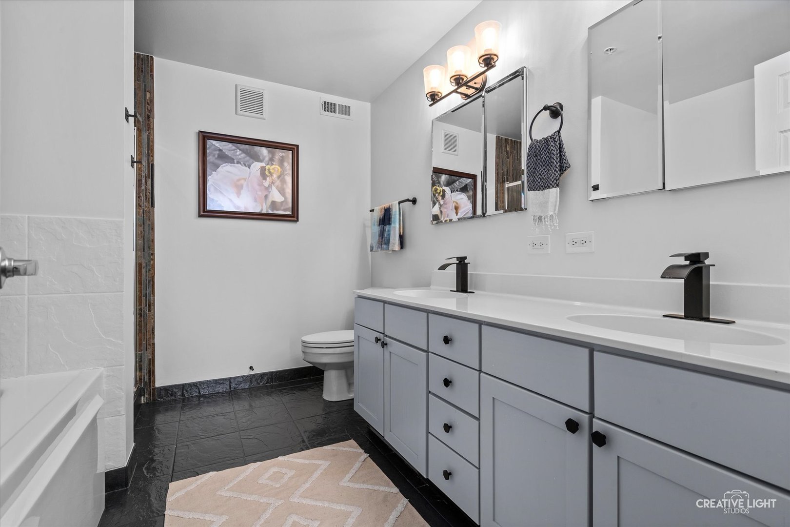 758 N Larrabee Street #409, Chicago, IL 60654