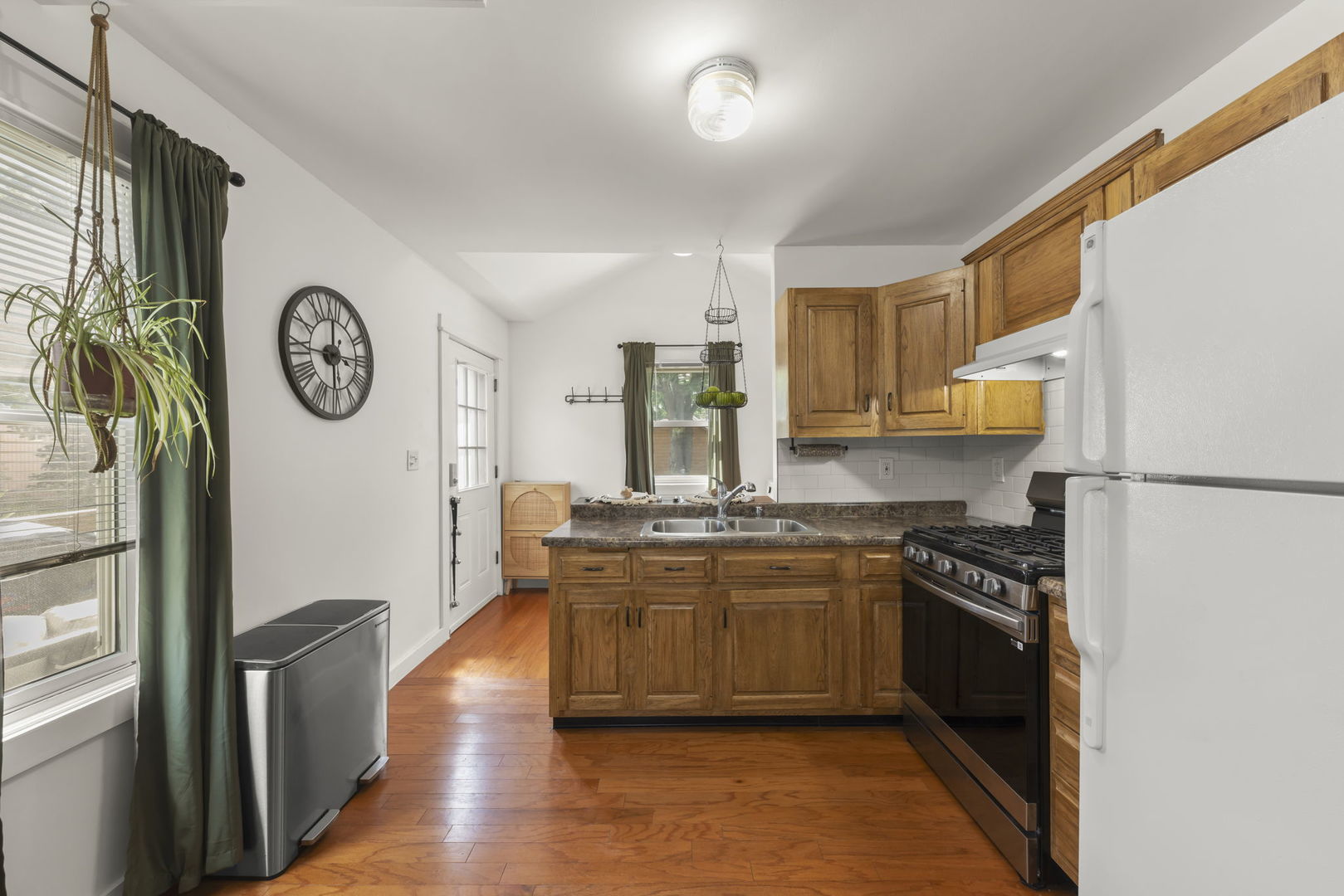 3S582 Tinker Avenue, Warrenville, IL 60555