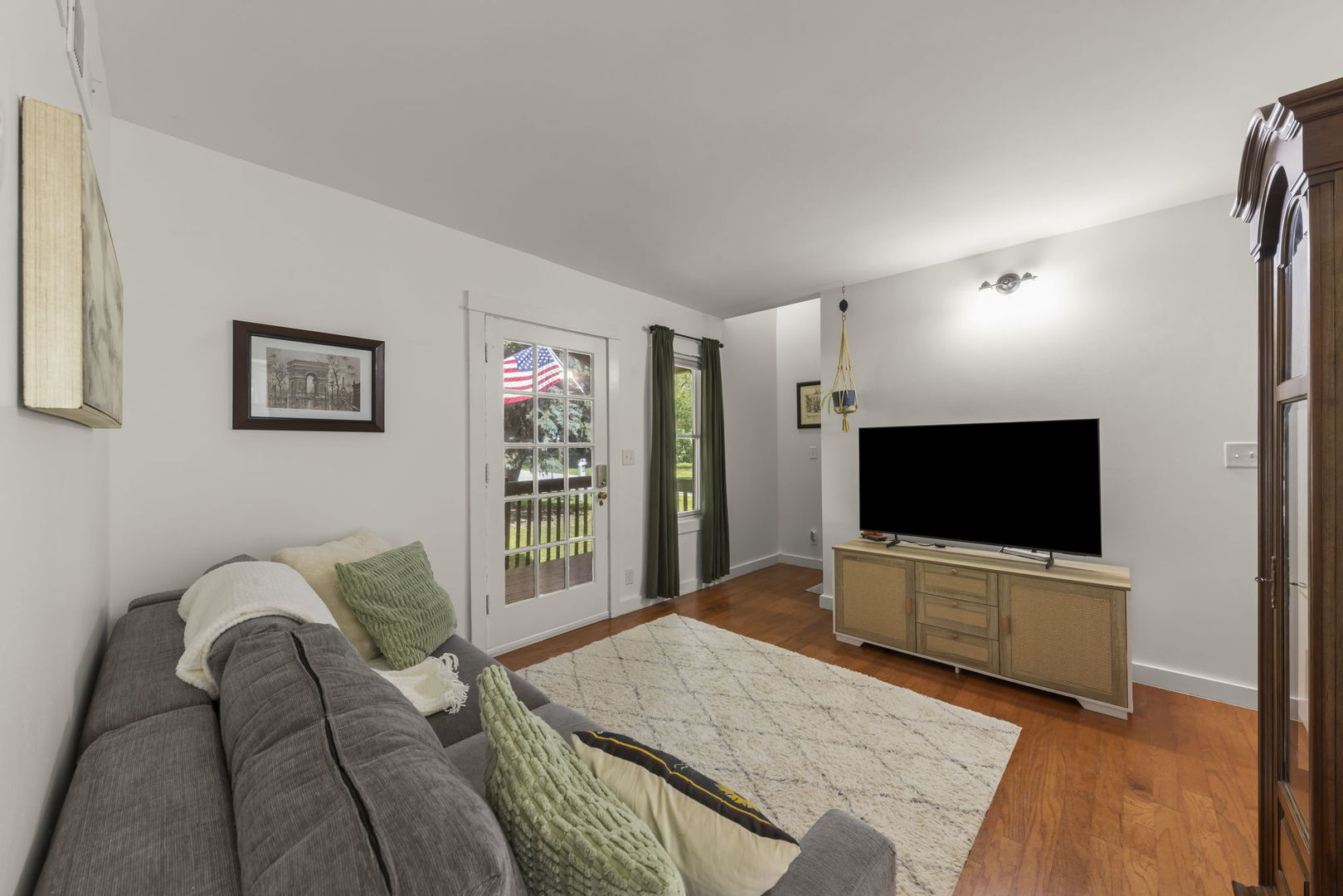 3S582 Tinker Avenue, Warrenville, IL 60555