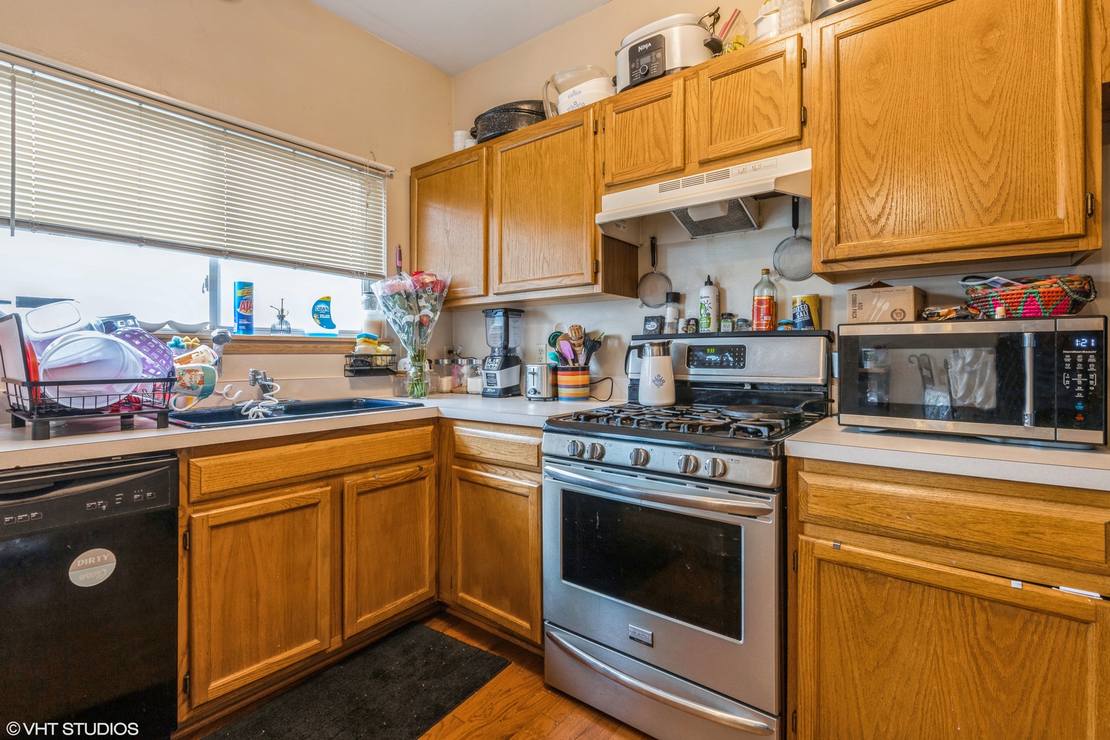1855 Grandview Place, Montgomery, IL 60538