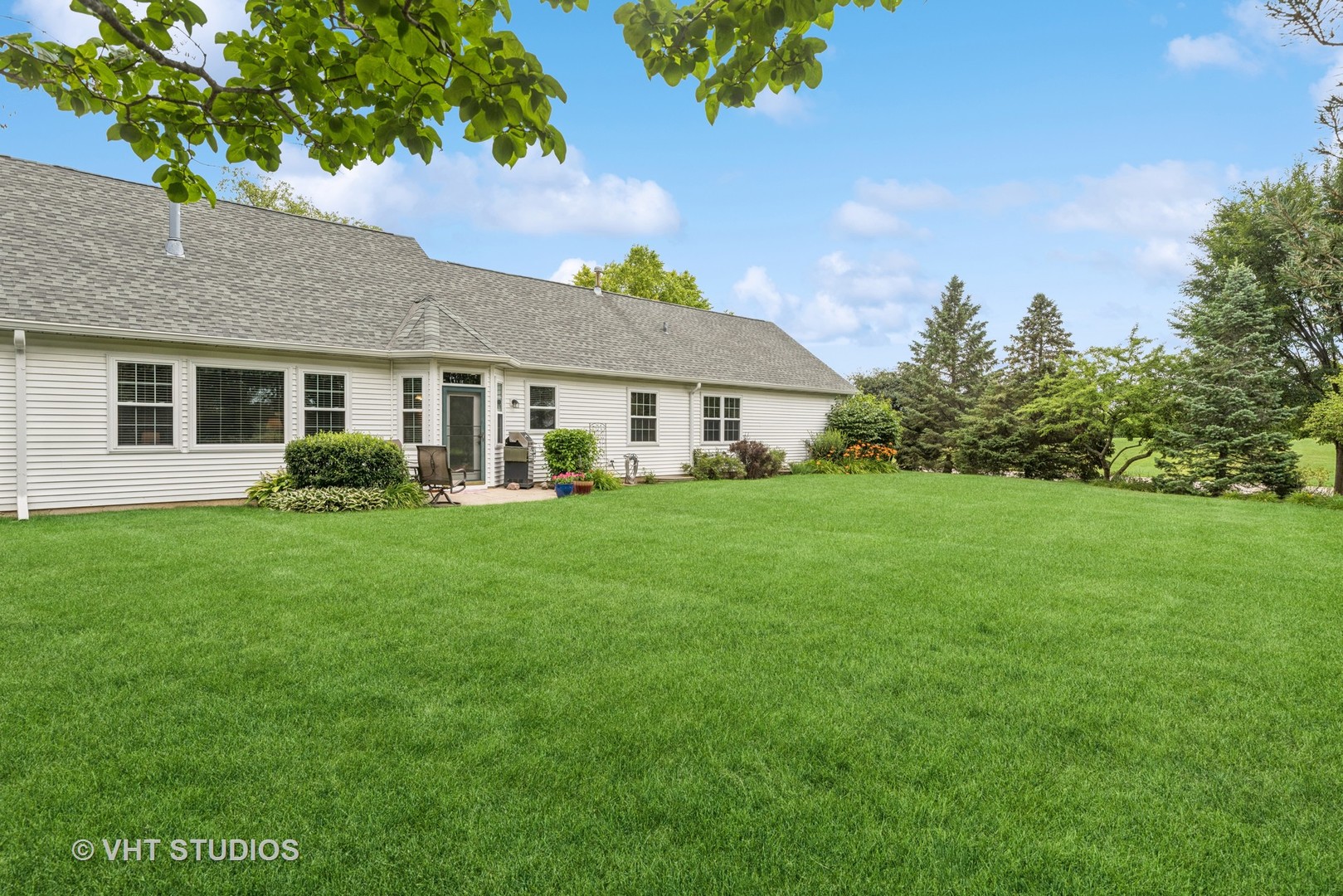 98 Enfield Lane, Grayslake, IL 60030