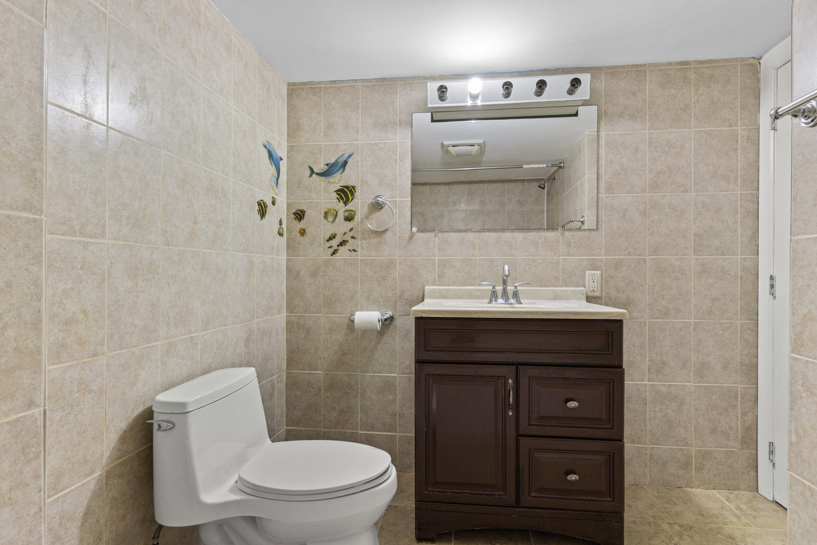 446 S LODGE Lane, Lombard, IL 60148