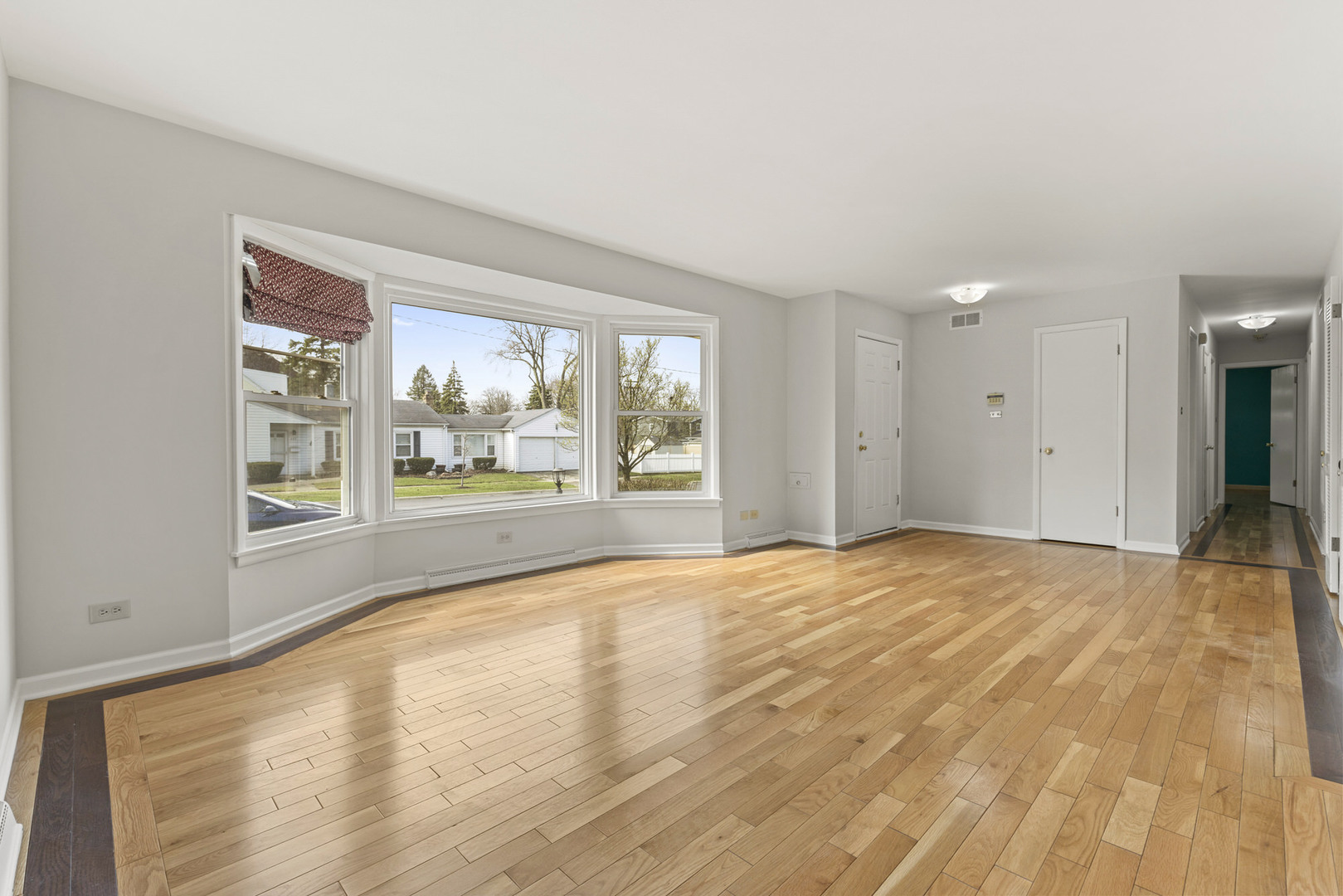 446 S LODGE Lane, Lombard, IL 60148