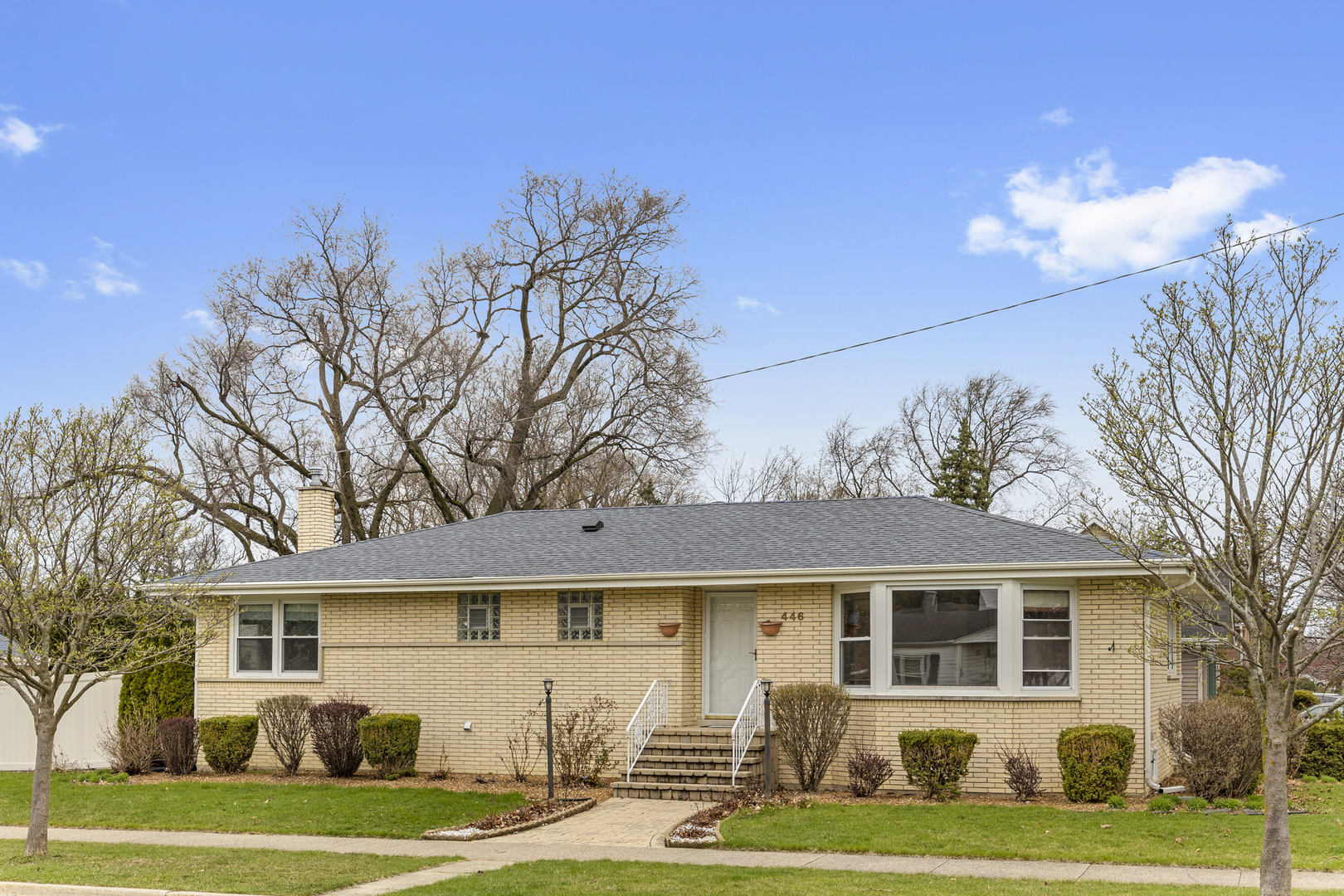 446 S LODGE Lane, Lombard, IL 60148
