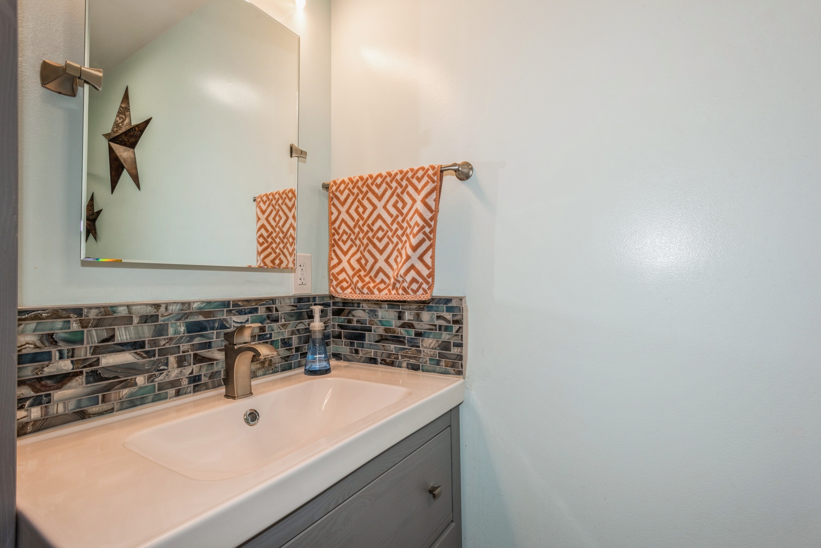 1008 Shannock Lane, Schaumburg, IL 60193