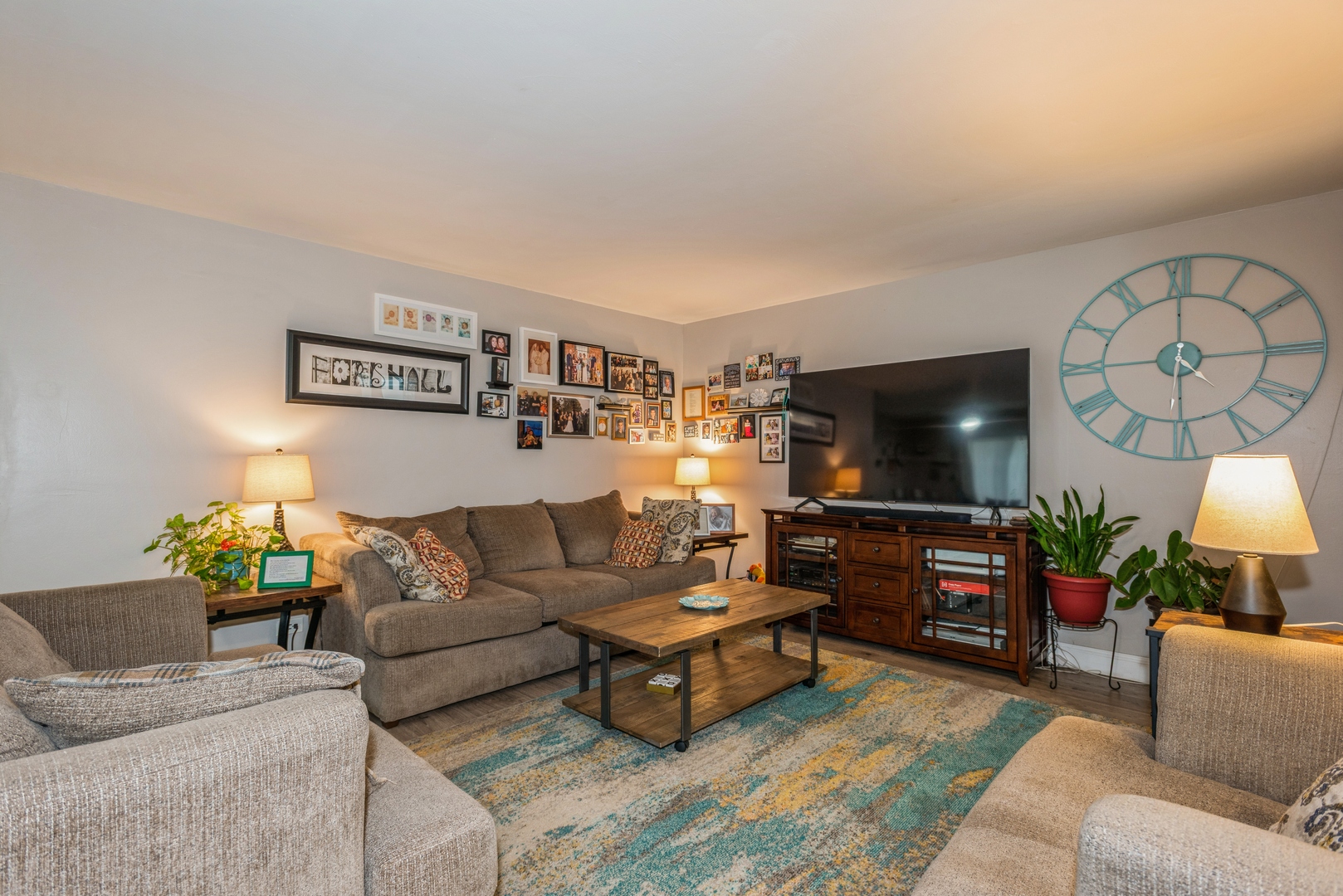 1008 Shannock Lane, Schaumburg, IL 60193