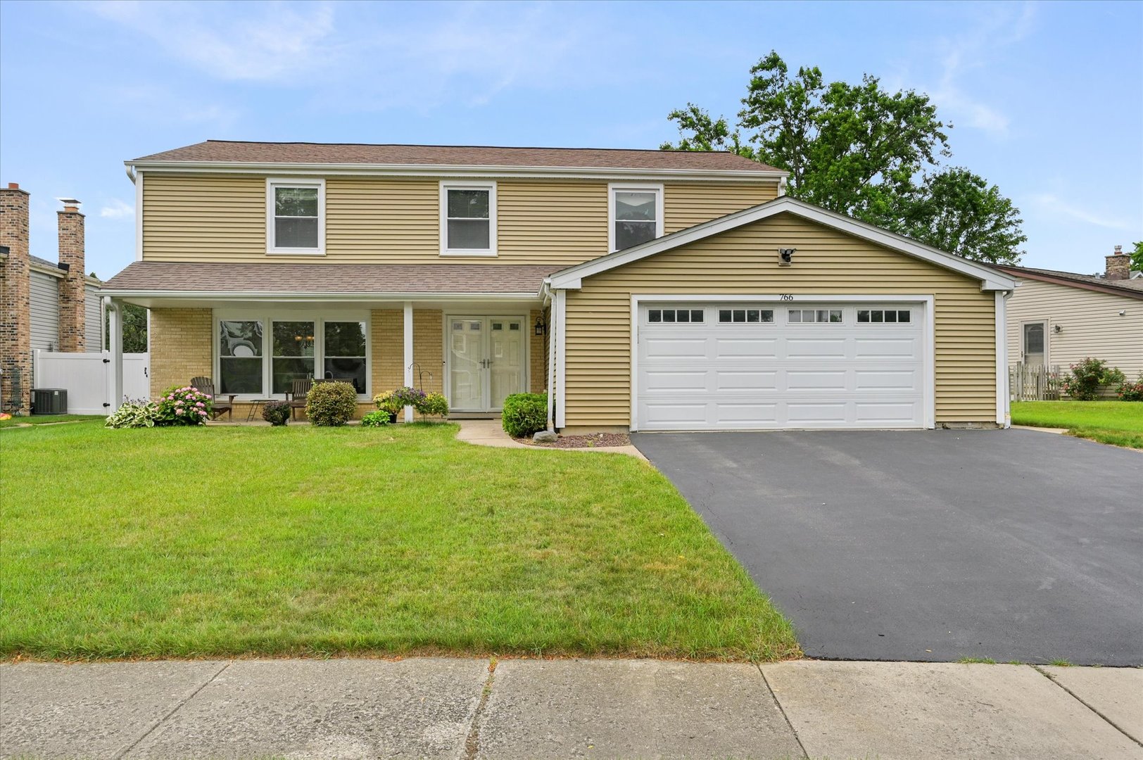 766 Oakwood Drive, Westmont, IL 60559