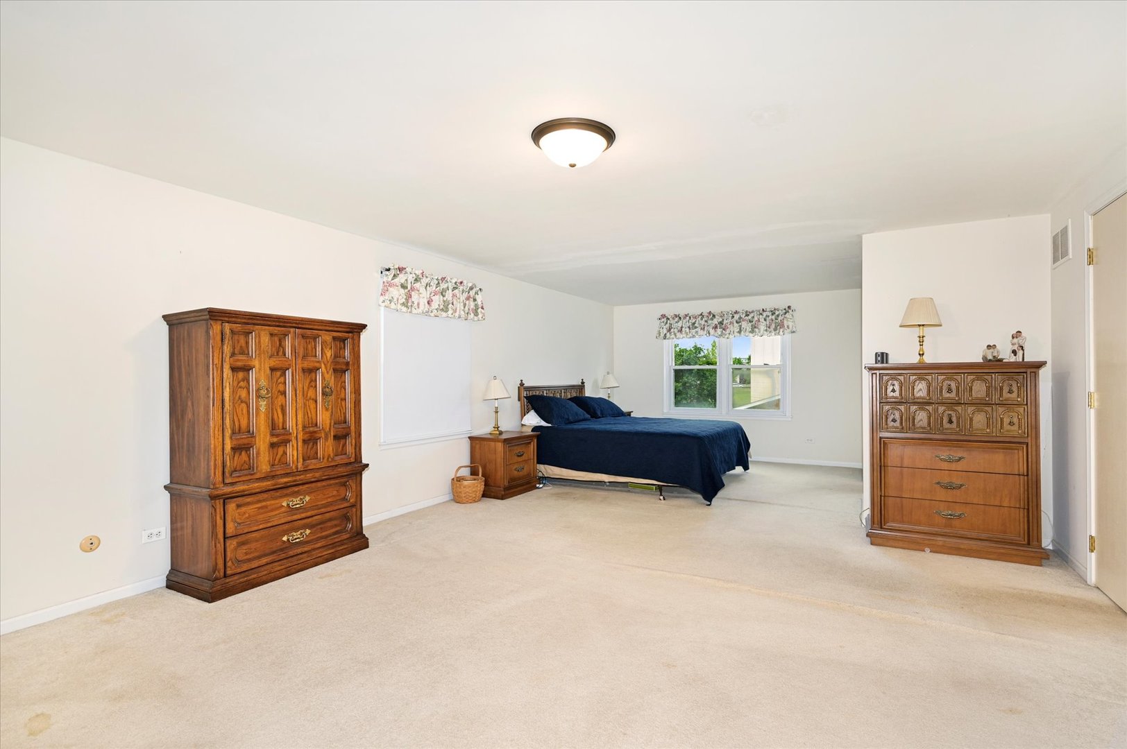 766 Oakwood Drive, Westmont, IL 60559