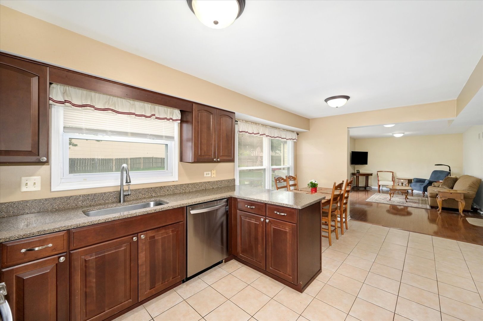 766 Oakwood Drive, Westmont, IL 60559