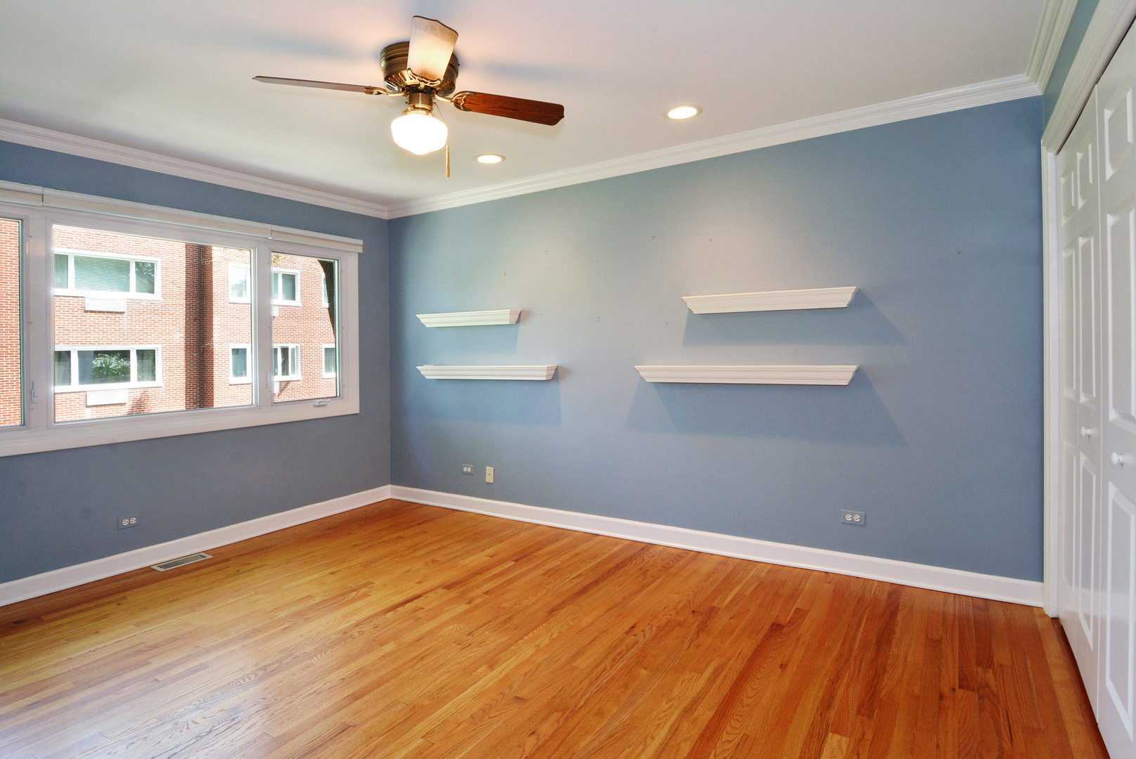 26 N Regency Drive, Arlington Heights, IL 60004