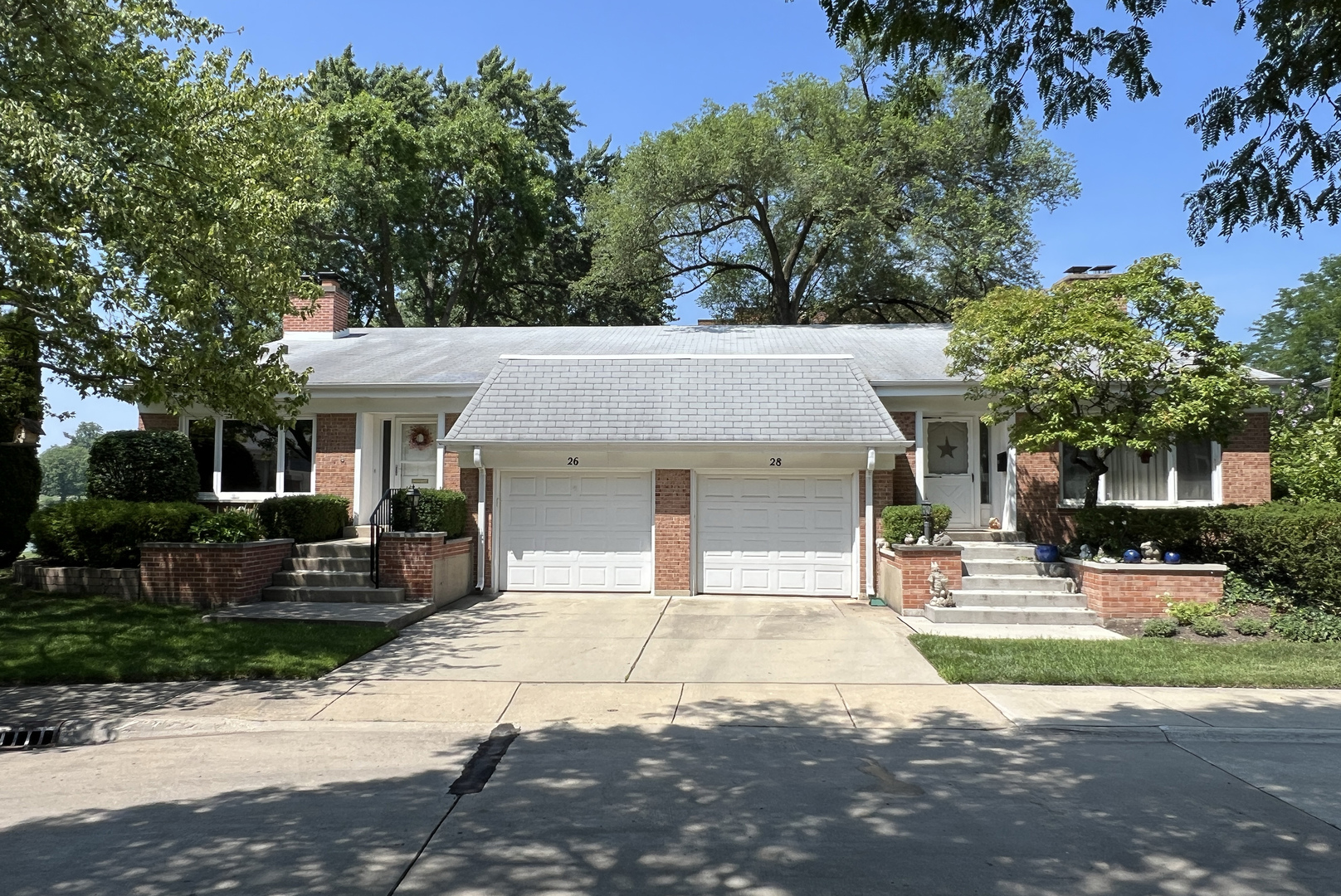 26 N Regency Drive, Arlington Heights, IL 60004