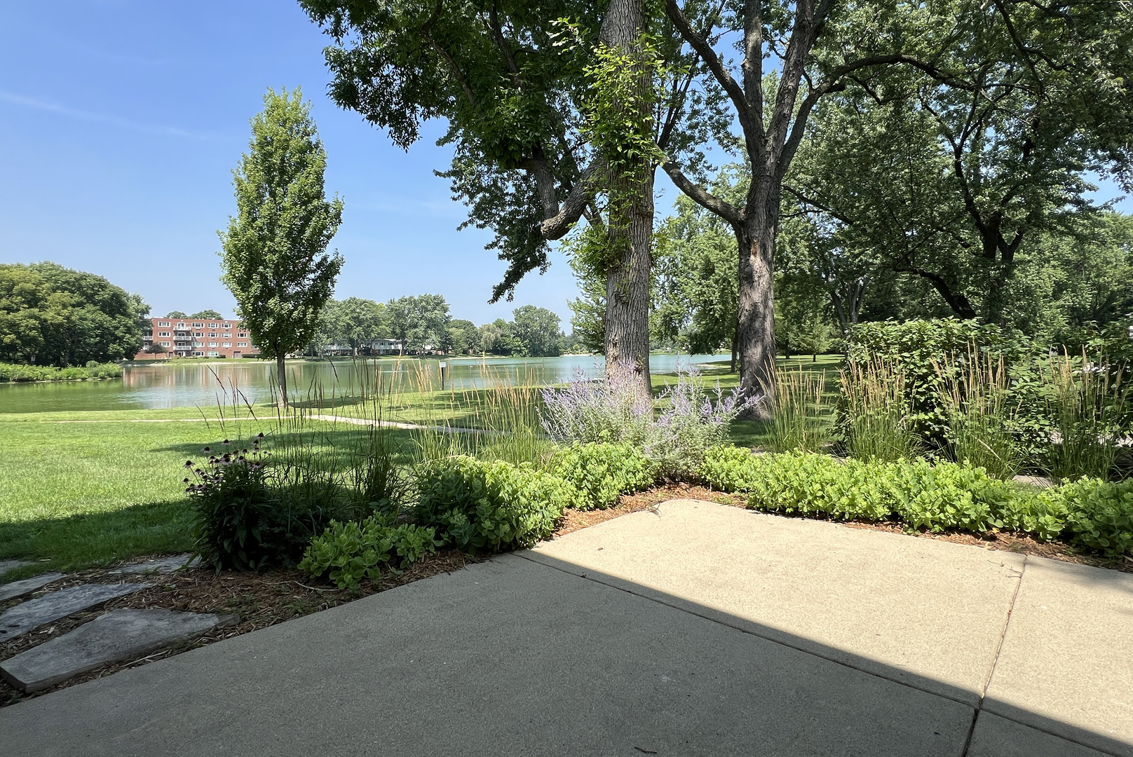 26 N Regency Drive, Arlington Heights, IL 60004