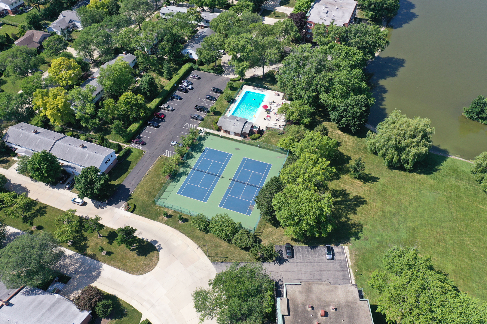 26 N Regency Drive, Arlington Heights, IL 60004