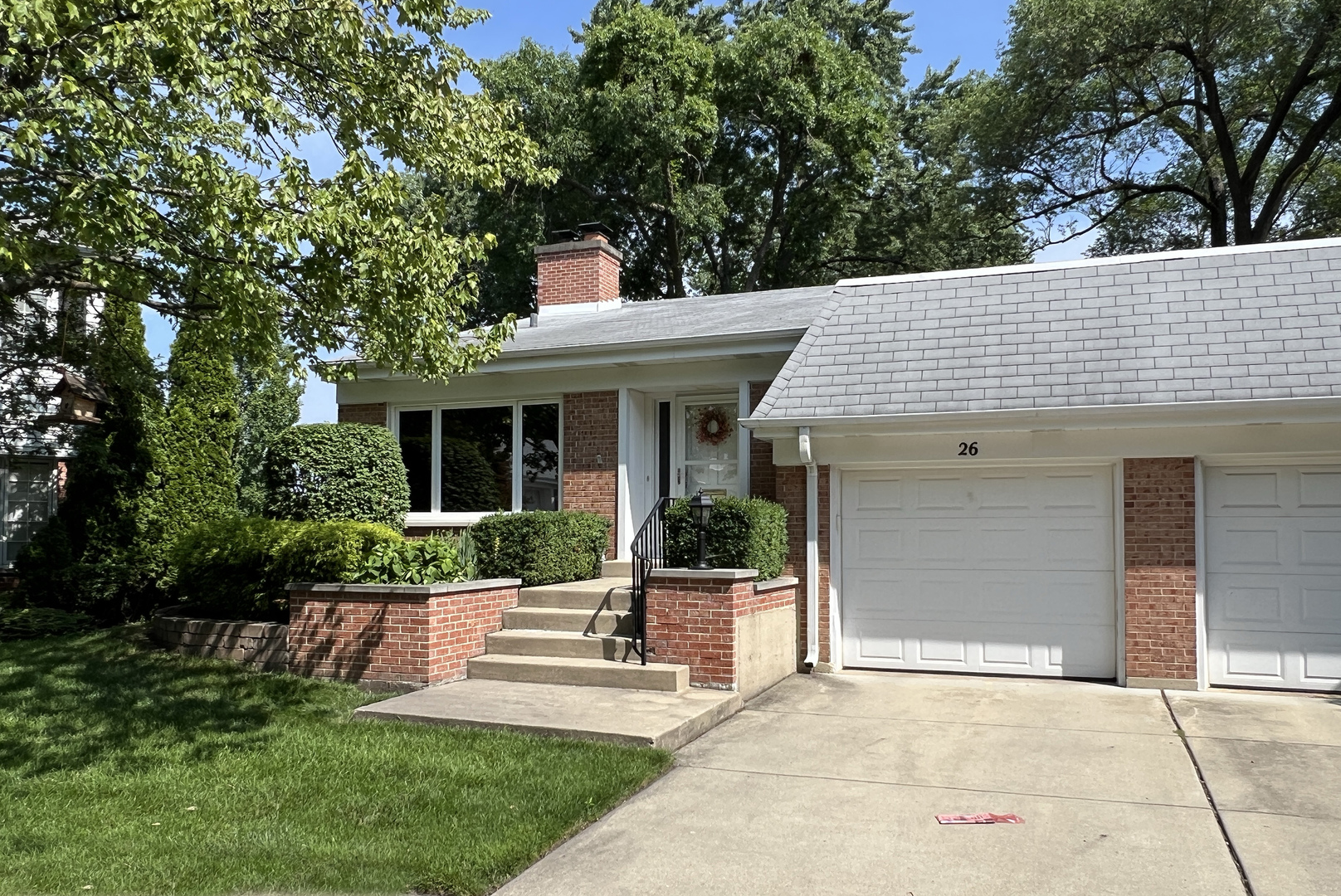 26 N Regency Drive, Arlington Heights, IL 60004