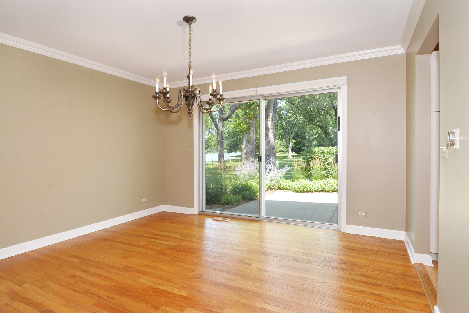 26 N Regency Drive, Arlington Heights, IL 60004