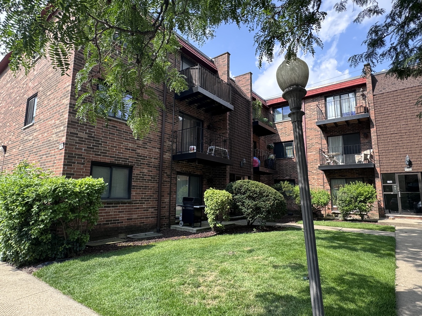 1785 W Algonquin Road #2A, Mount Prospect, IL 60056