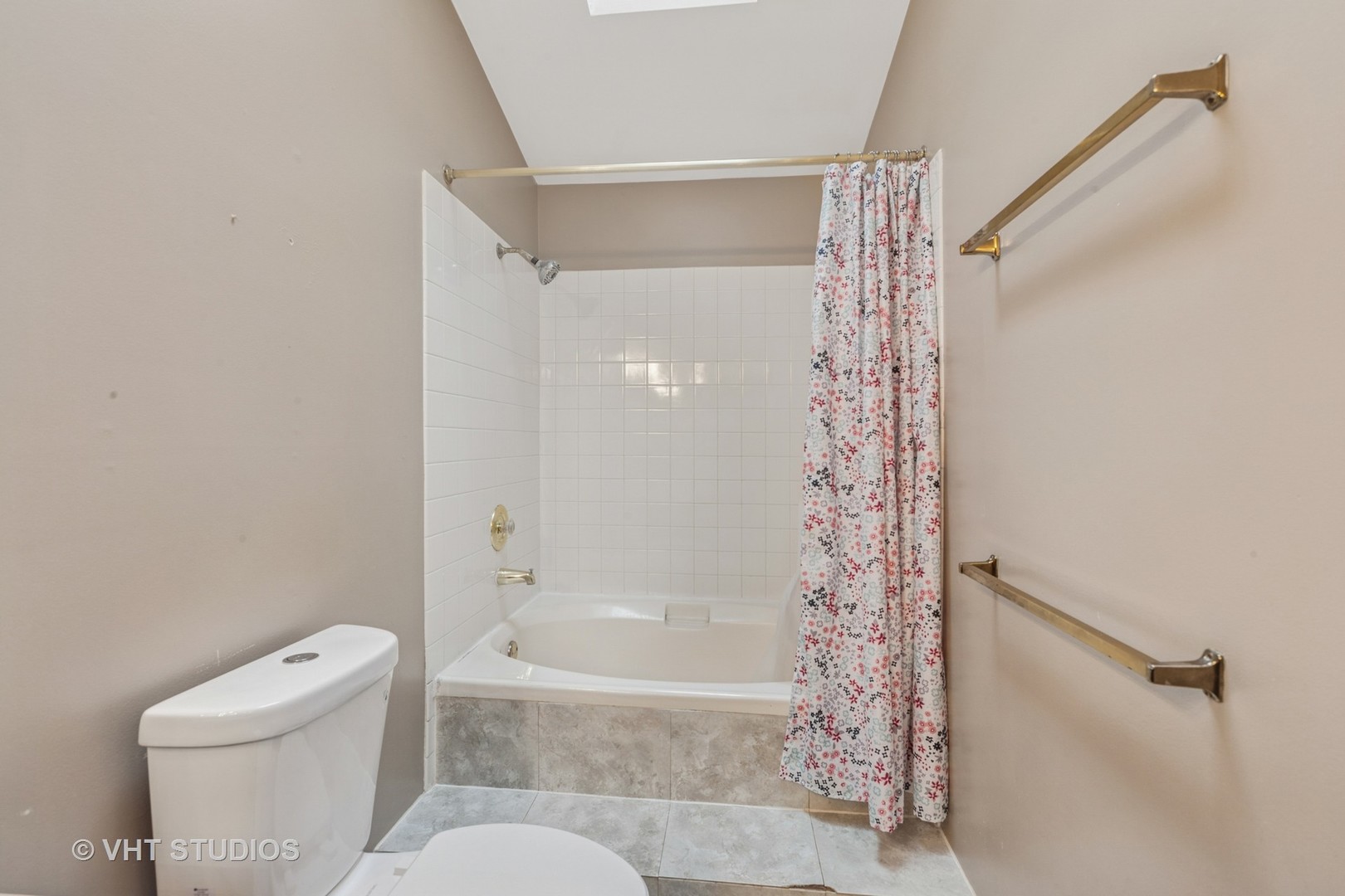 1539 Apple Grove Lane, Westmont, IL 60559