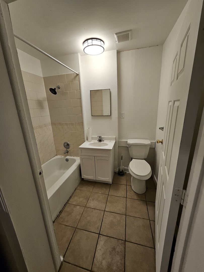 515 8th Street, Waukegan, IL 60085