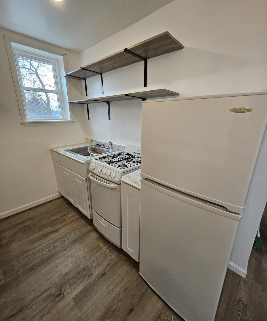 515 8th Street, Waukegan, IL 60085