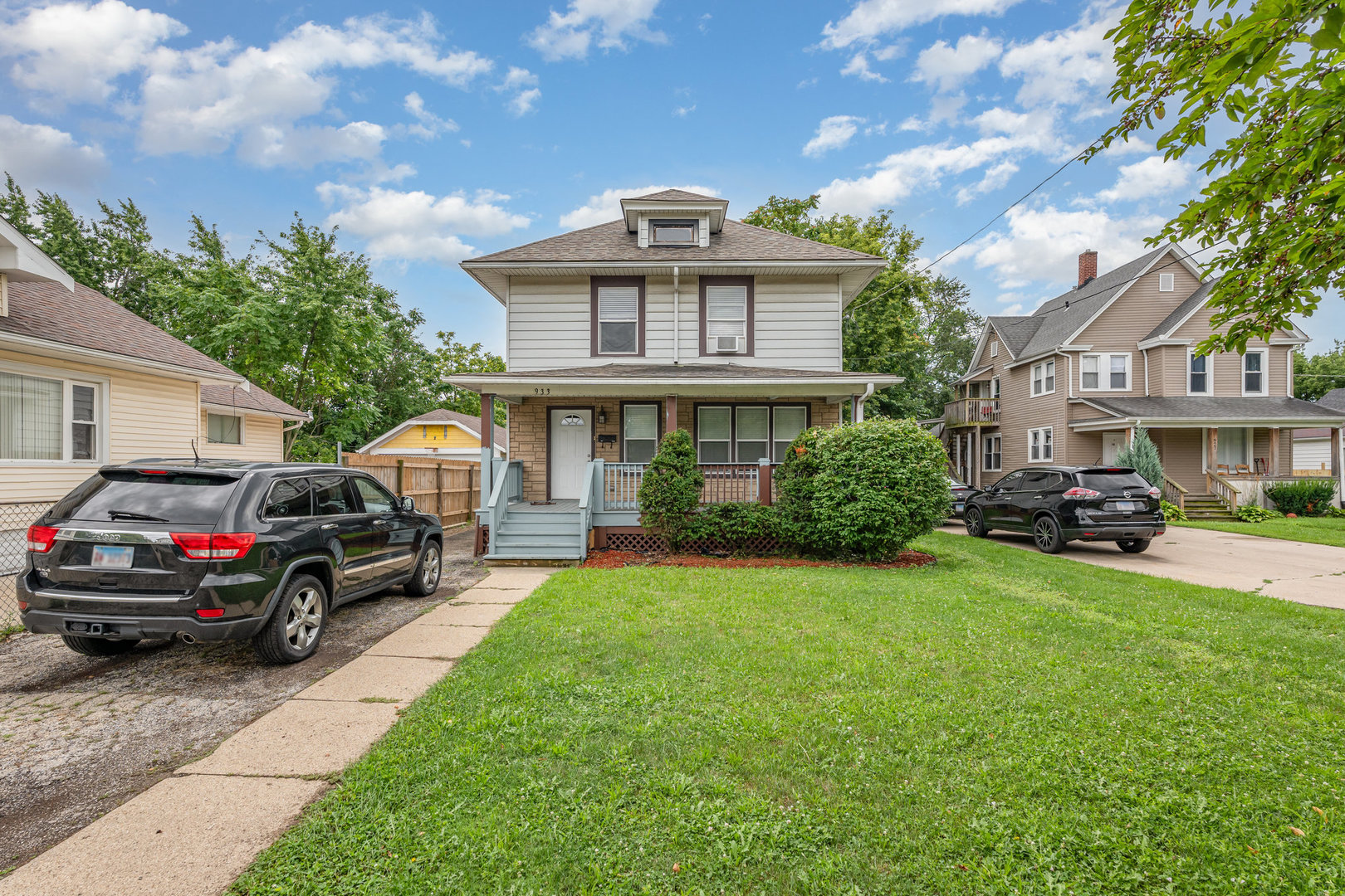 933 Claim Street, Aurora, IL 60505