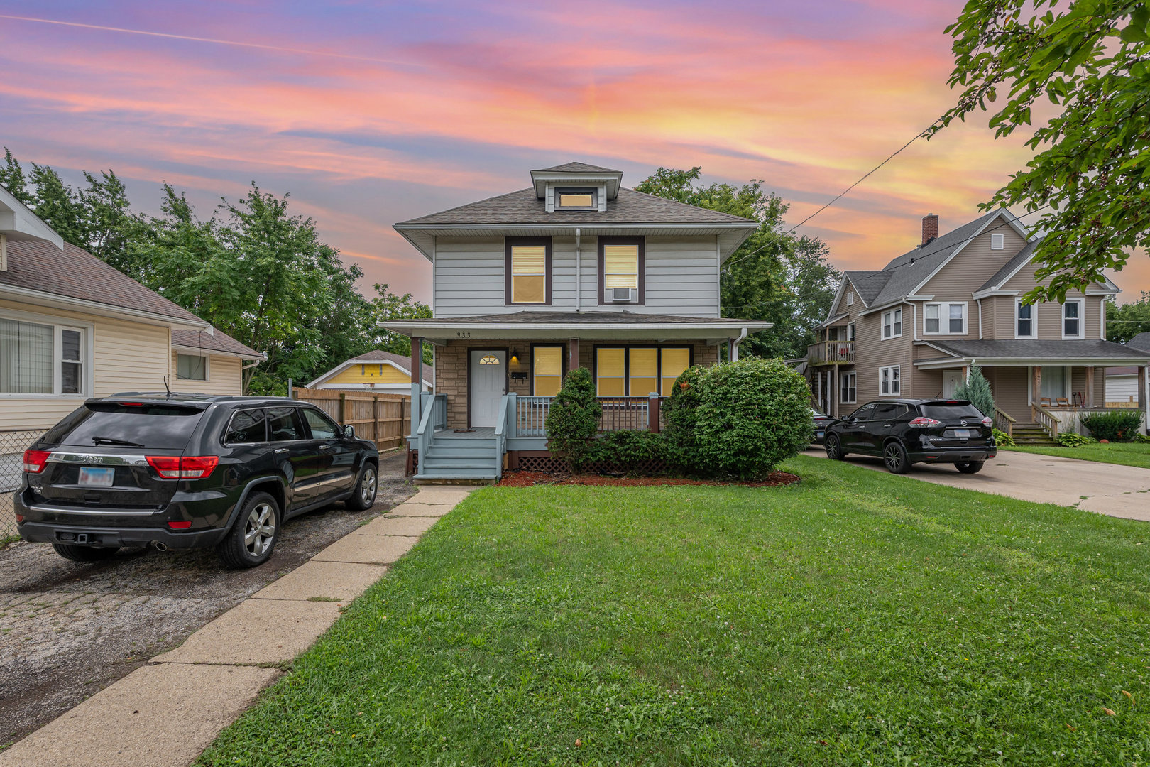 933 Claim Street, Aurora, IL 60505