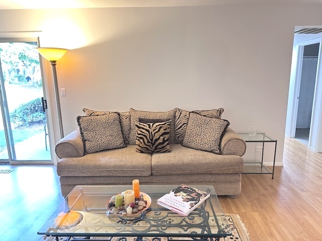 602 Eastview Court #Z1, Schaumburg, IL 60194