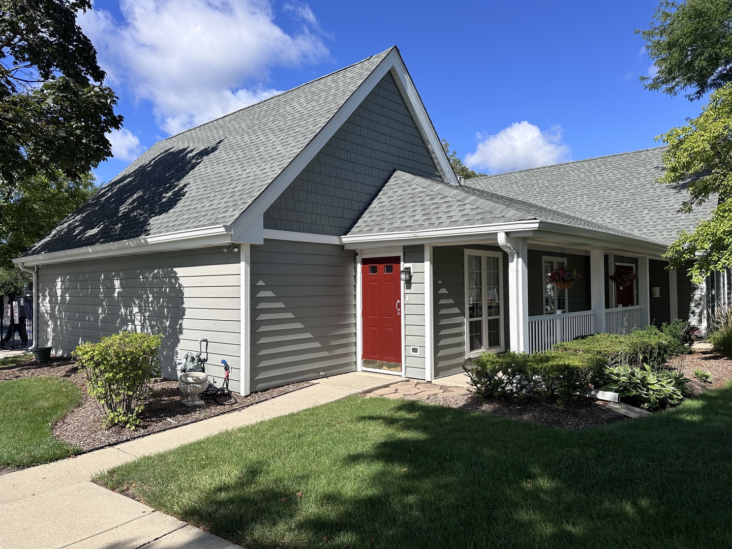 602 Eastview Court #Z1, Schaumburg, IL 60194