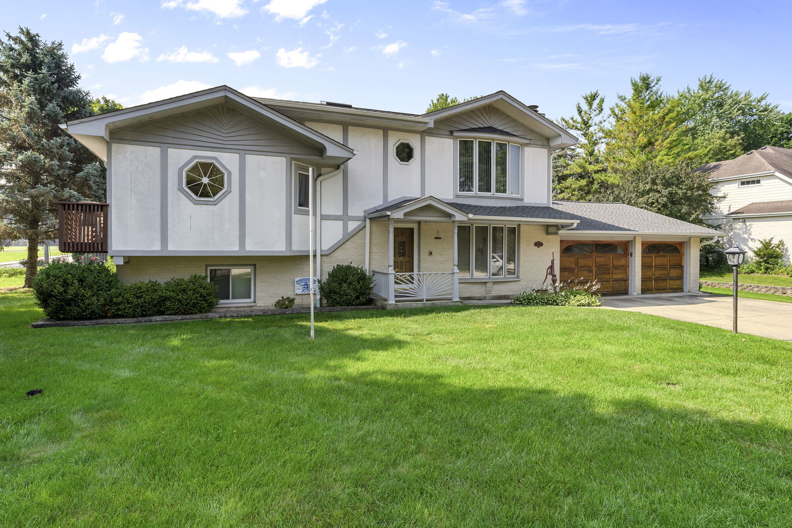 4901 Emerson Avenue, Palatine, IL 60067