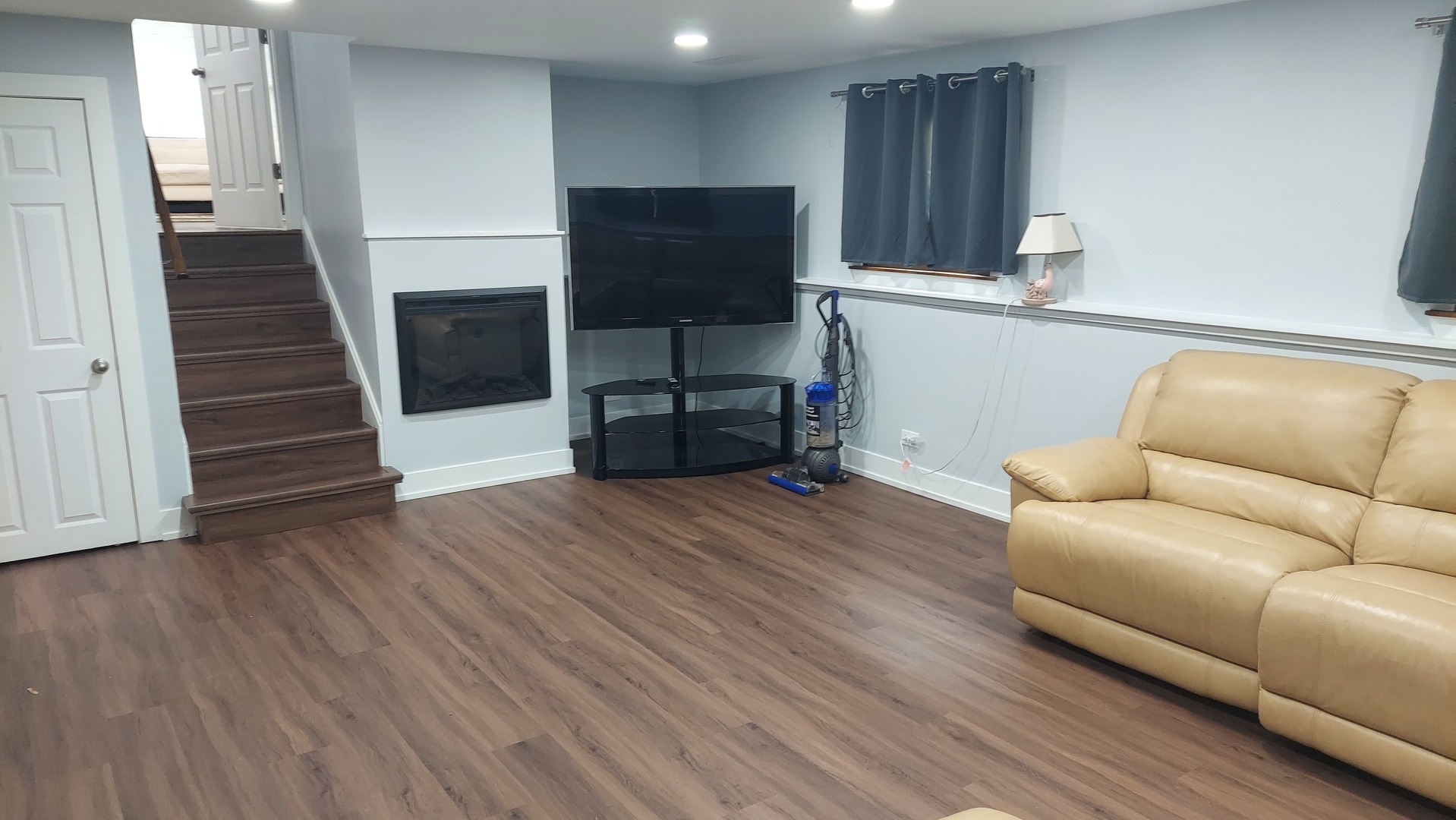 1668 S Cora Street, Des Plaines, IL 60018