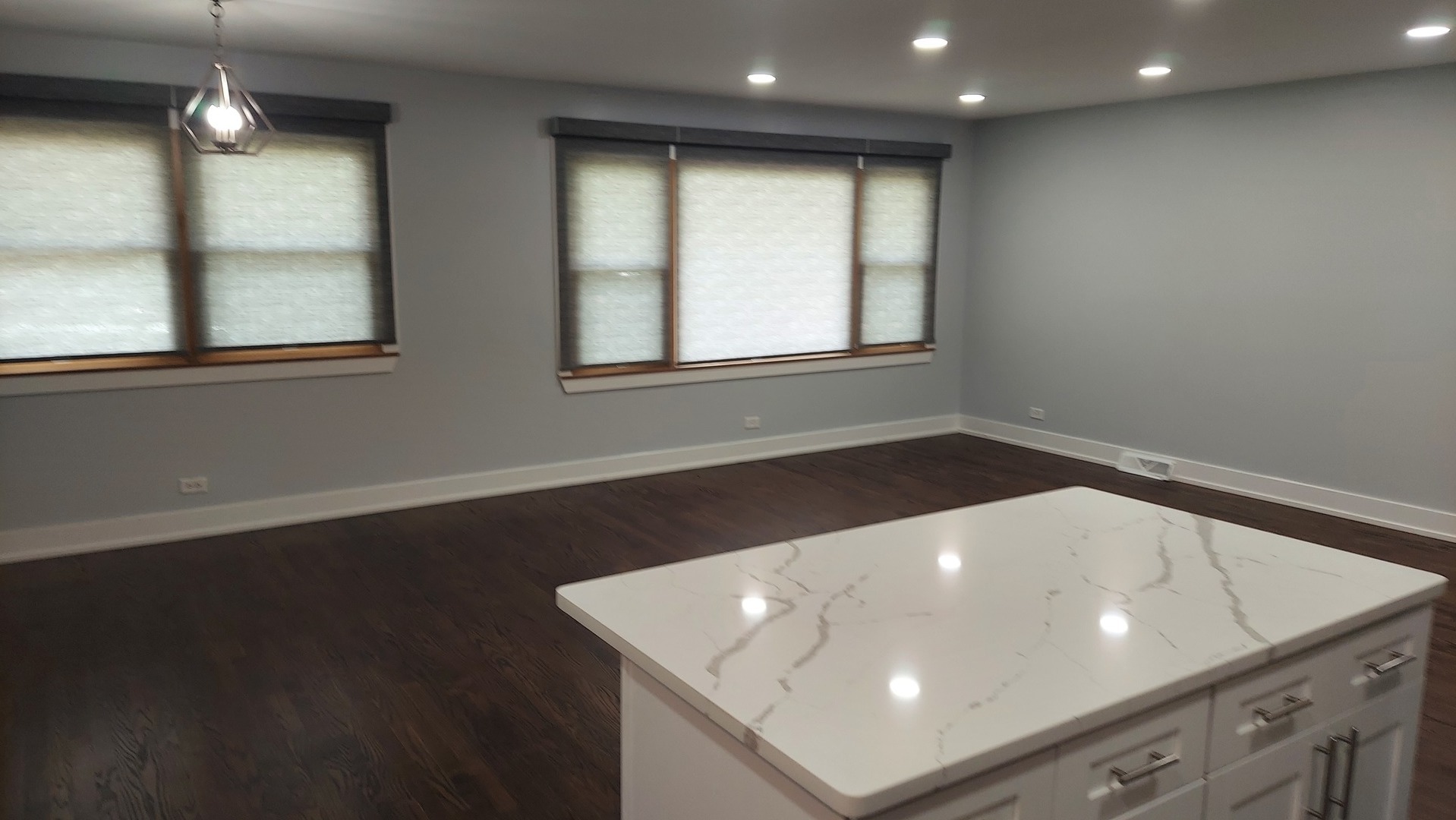 1668 S Cora Street, Des Plaines, IL 60018