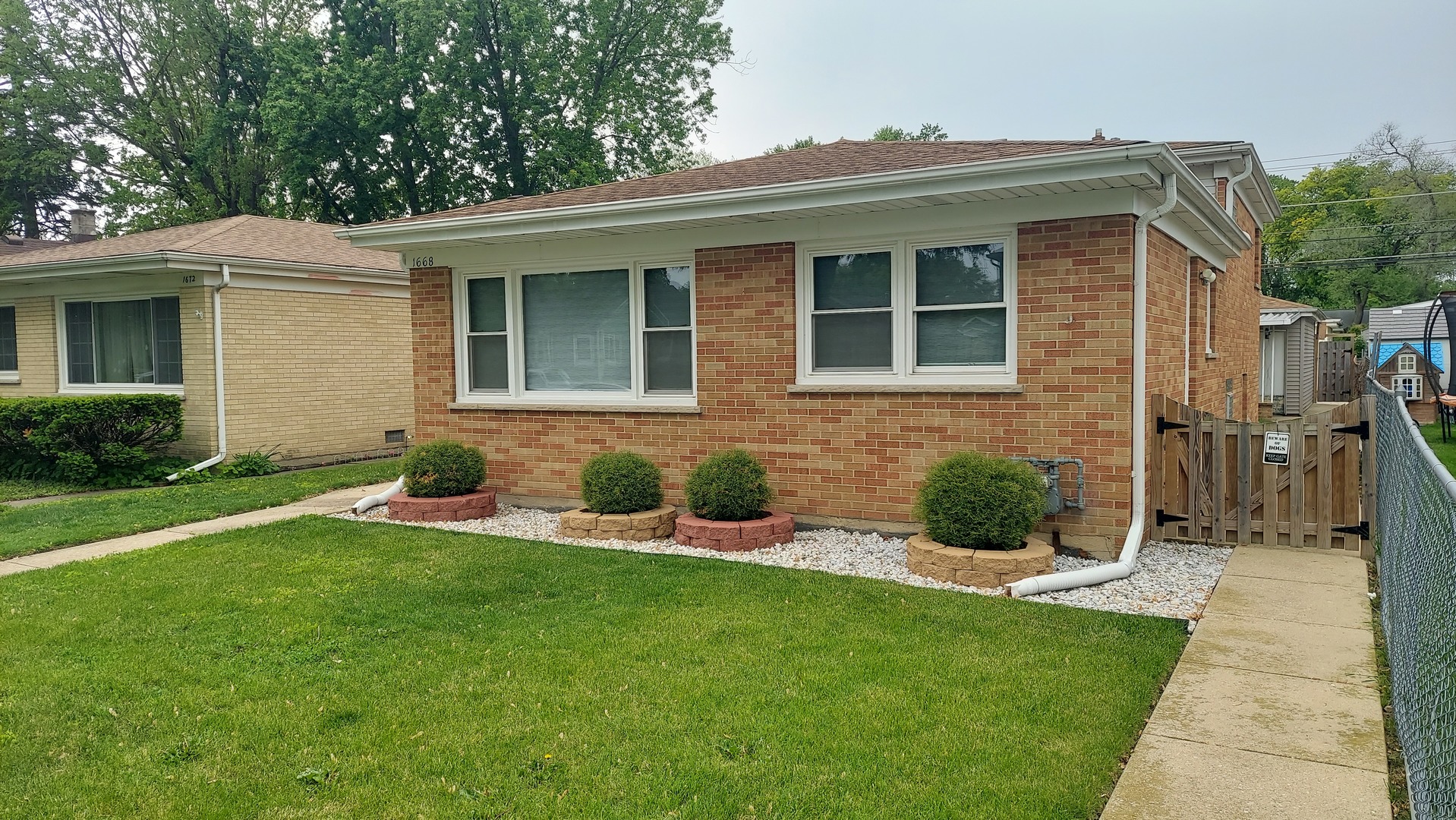 1668 S Cora Street, Des Plaines, IL 60018