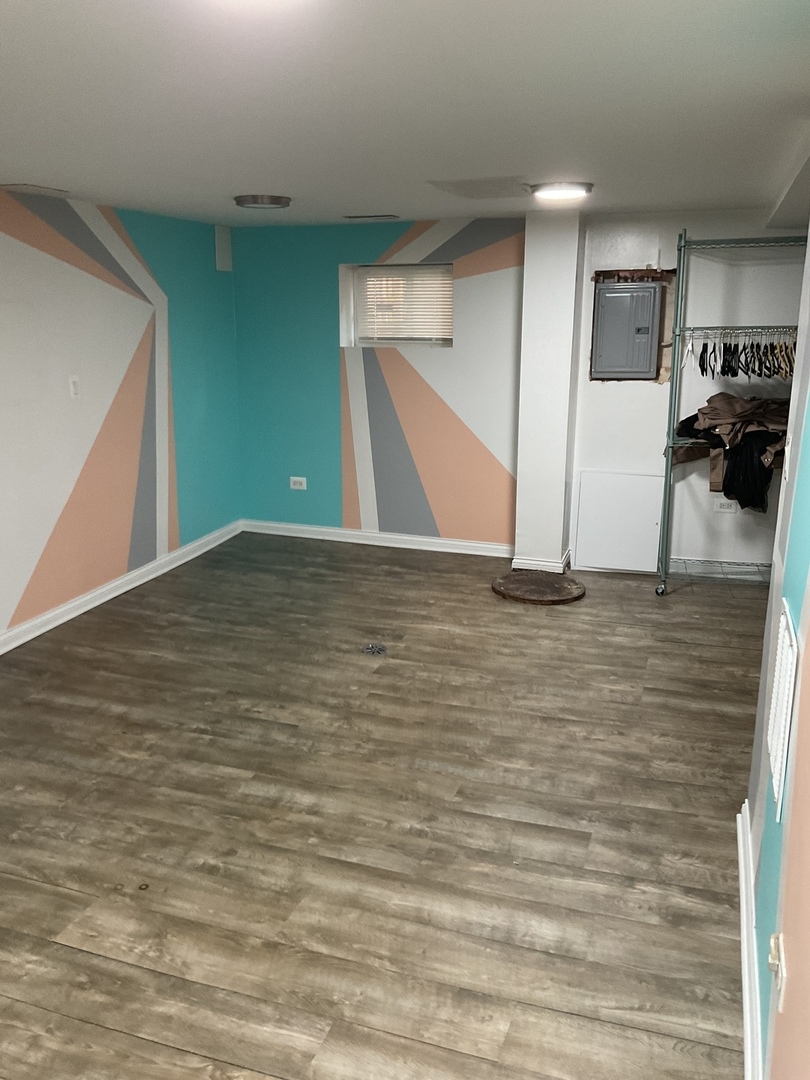 3101 W Howard Street, Chicago, IL 60645