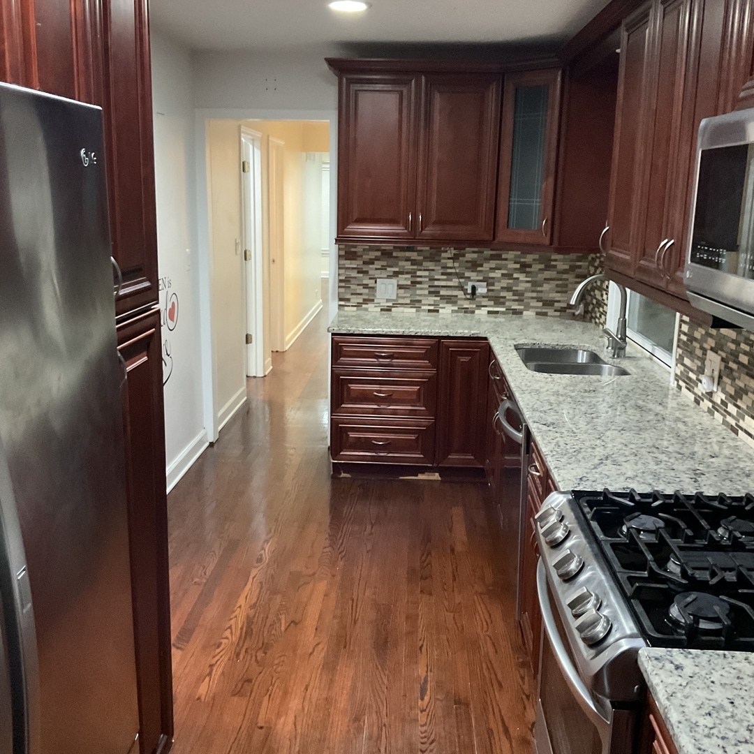 3101 W Howard Street, Chicago, IL 60645
