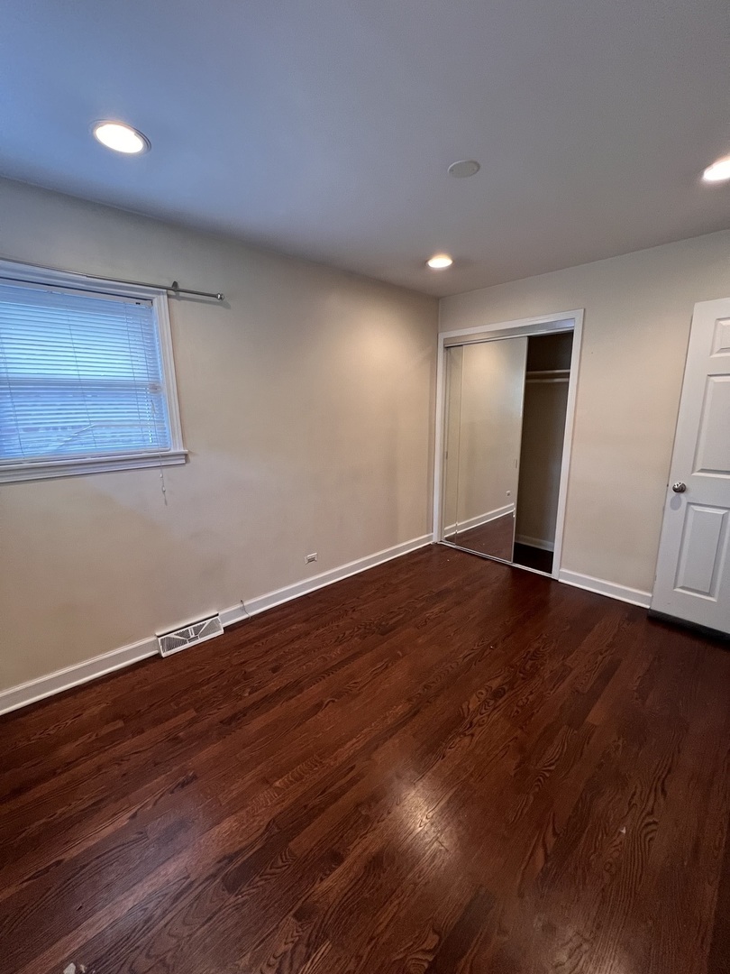 3101 W Howard Street, Chicago, IL 60645