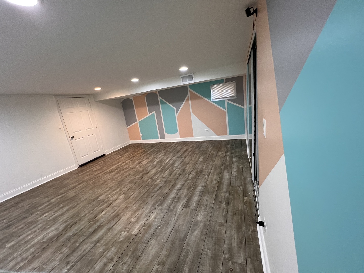 3101 W Howard Street, Chicago, IL 60645