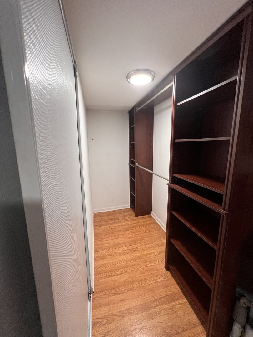 3101 W Howard Street, Chicago, IL 60645