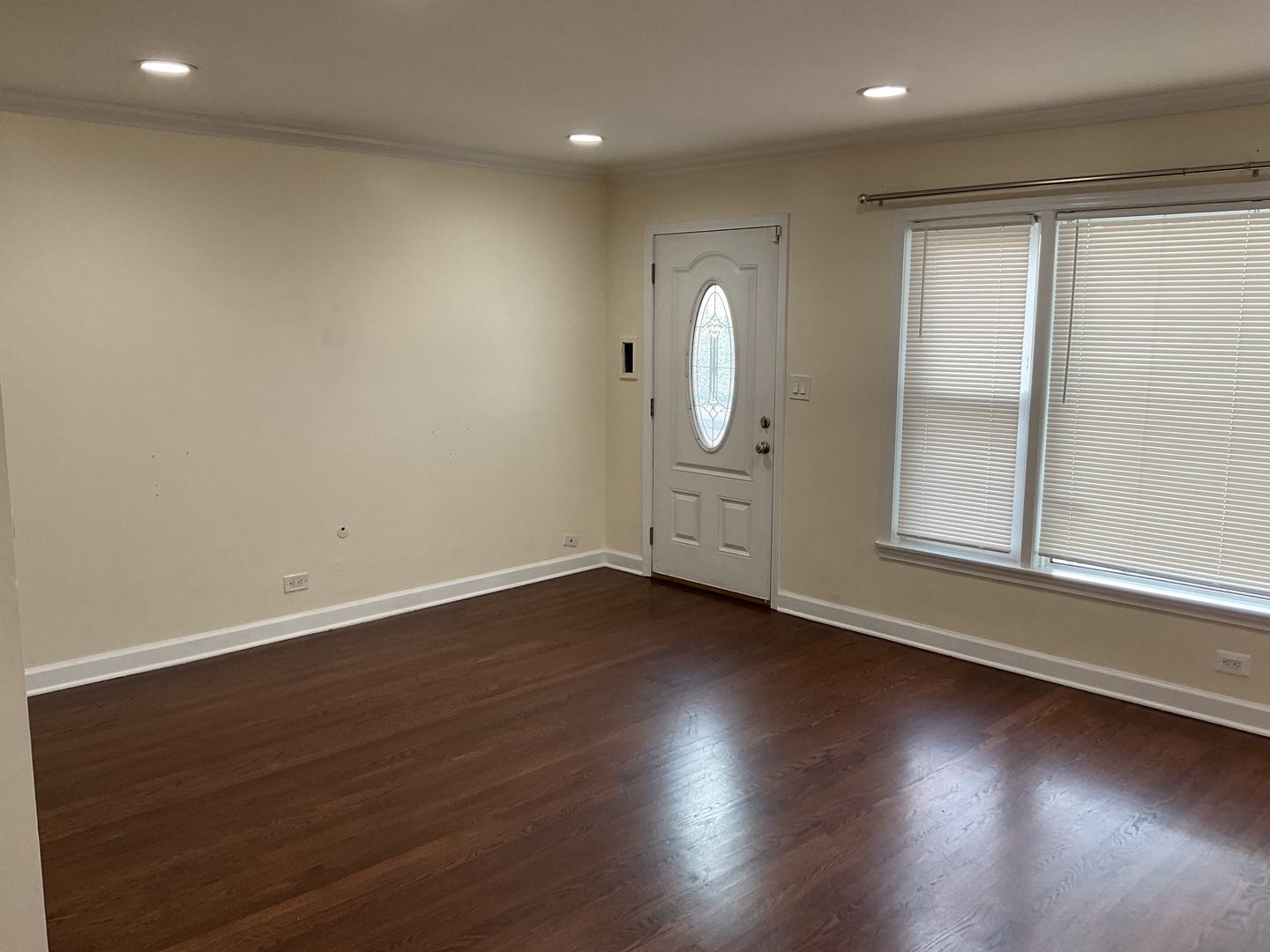 3101 W Howard Street, Chicago, IL 60645