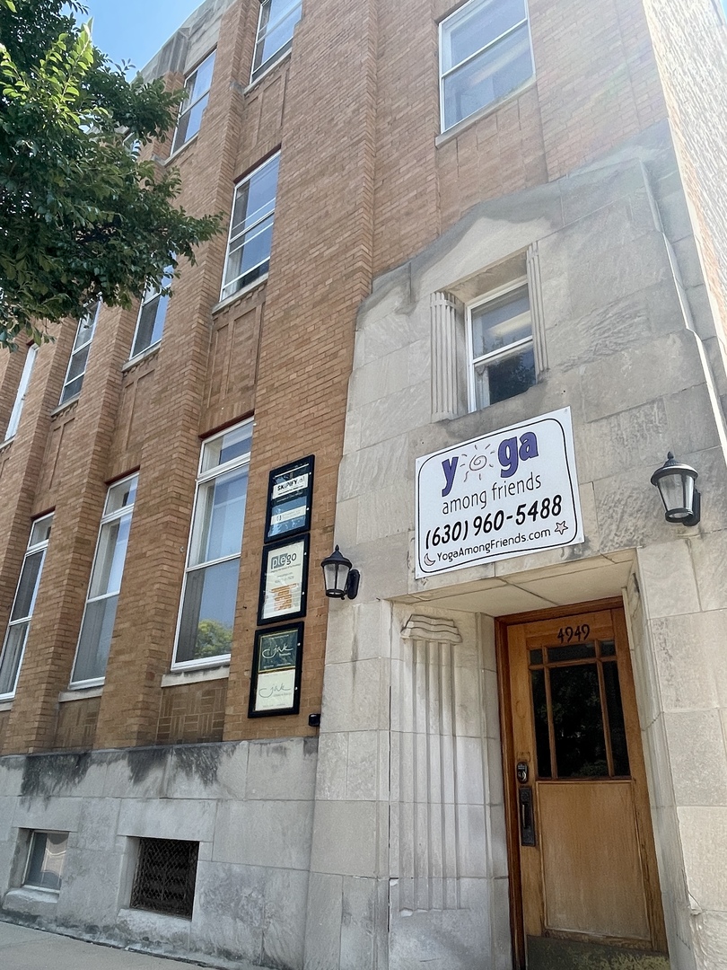 4949 Forest Avenue #200, Downers Grove, IL 60515