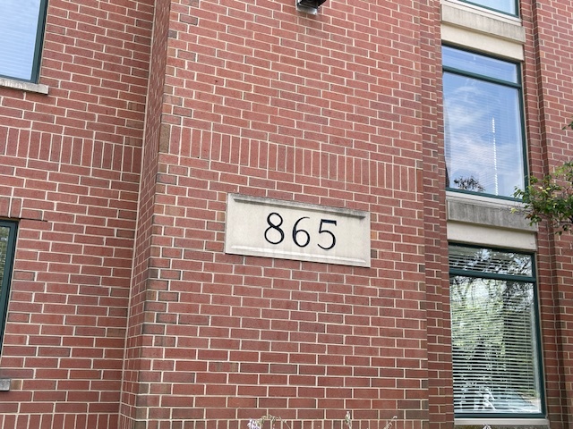 865 E 22nd Street #124, Lombard, IL 60148