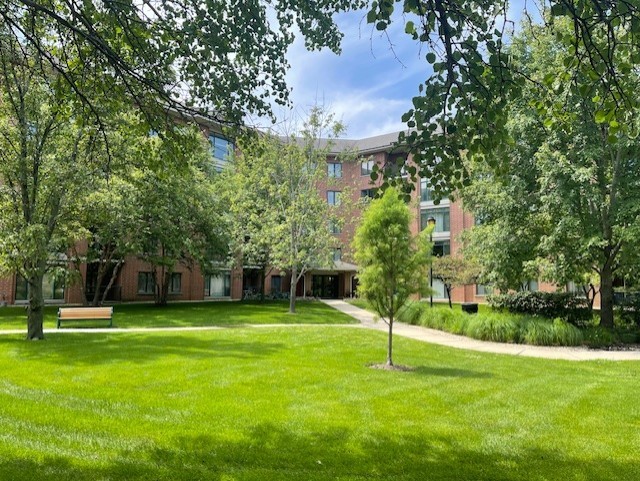 865 E 22nd Street #124, Lombard, IL 60148
