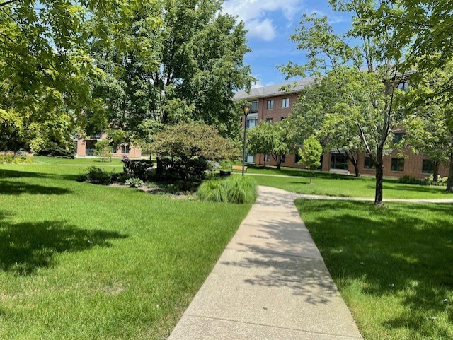 865 E 22nd Street #124, Lombard, IL 60148