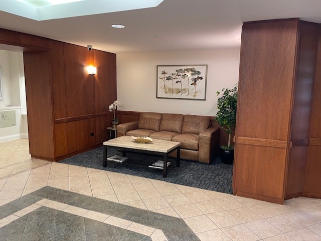 865 E 22nd Street #124, Lombard, IL 60148