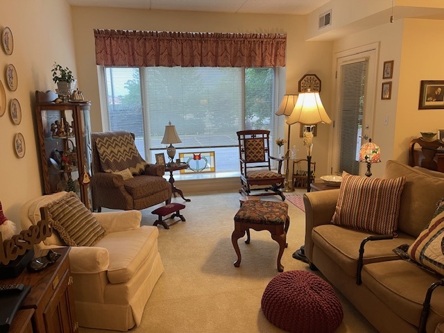 865 E 22nd Street #124, Lombard, IL 60148