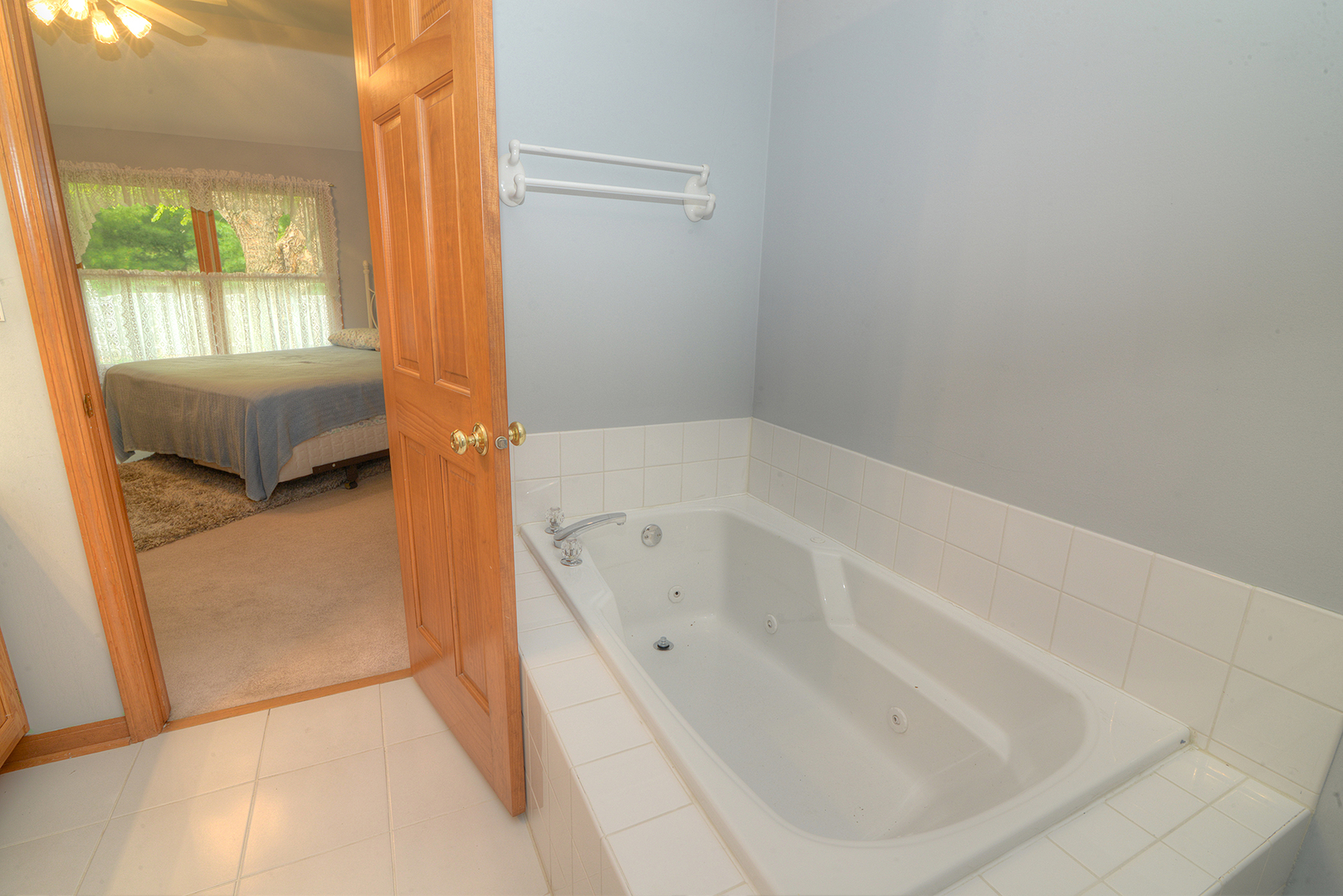 406 Windsor Drive, Oswego, IL 60543