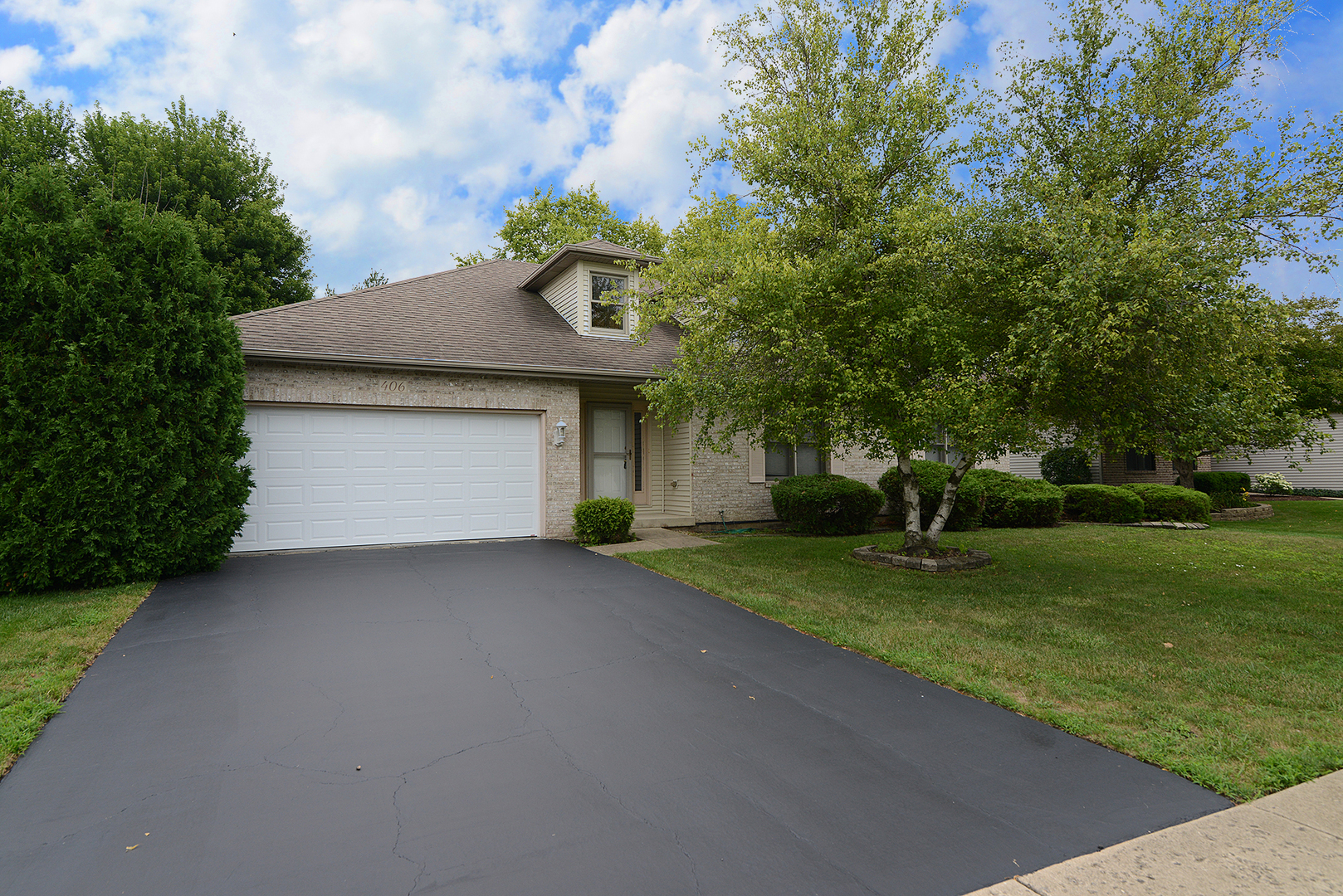 406 Windsor Drive, Oswego, IL 60543