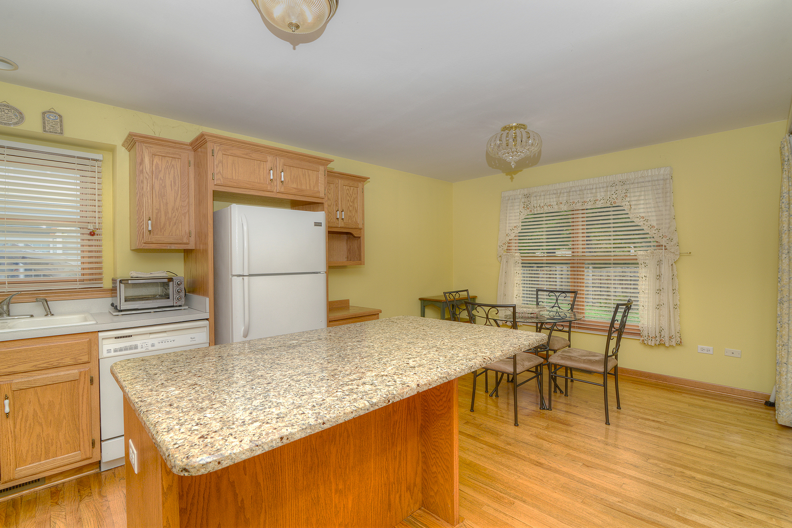 406 Windsor Drive, Oswego, IL 60543