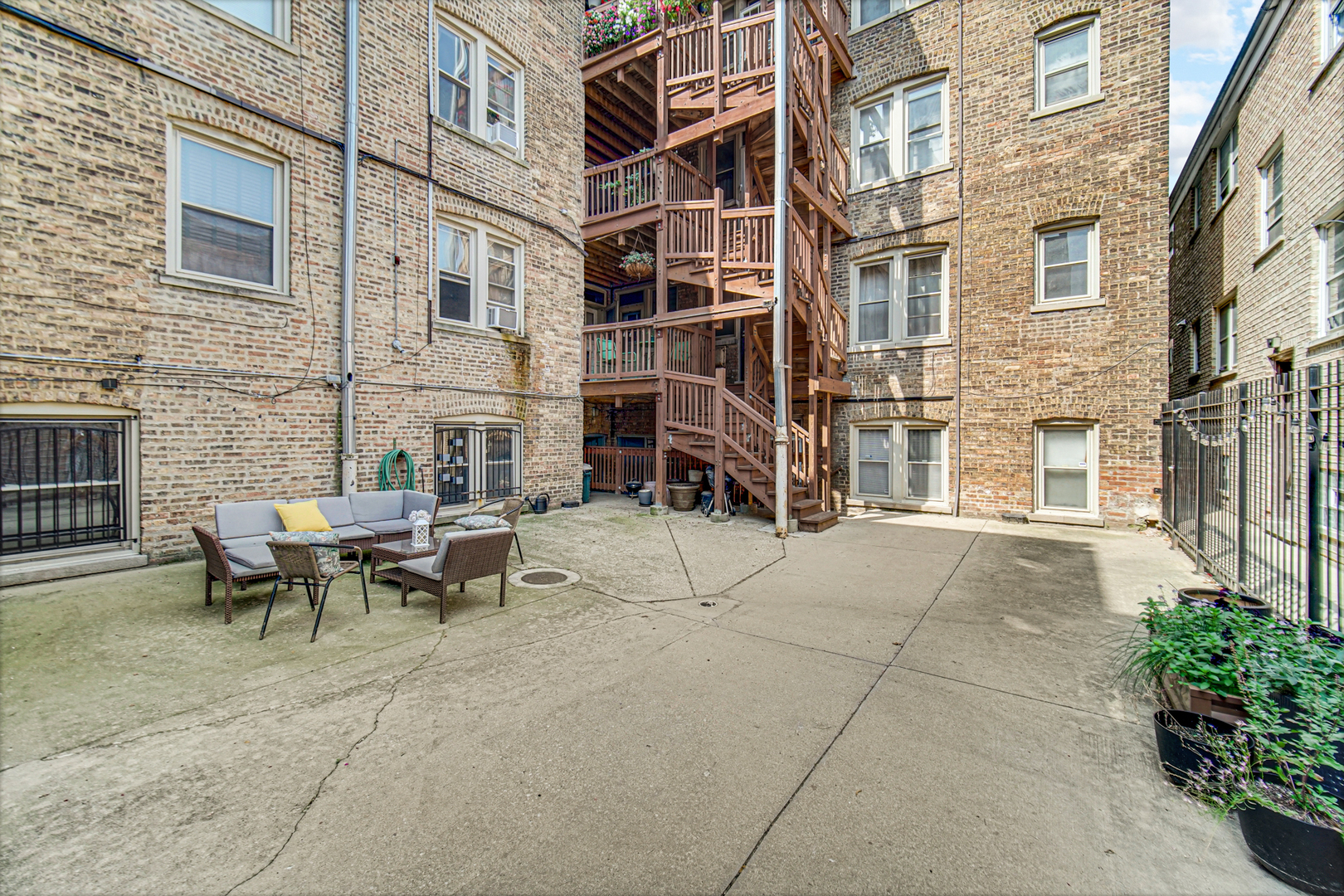 6203 N OAKLEY Avenue #G, Chicago, IL 60659