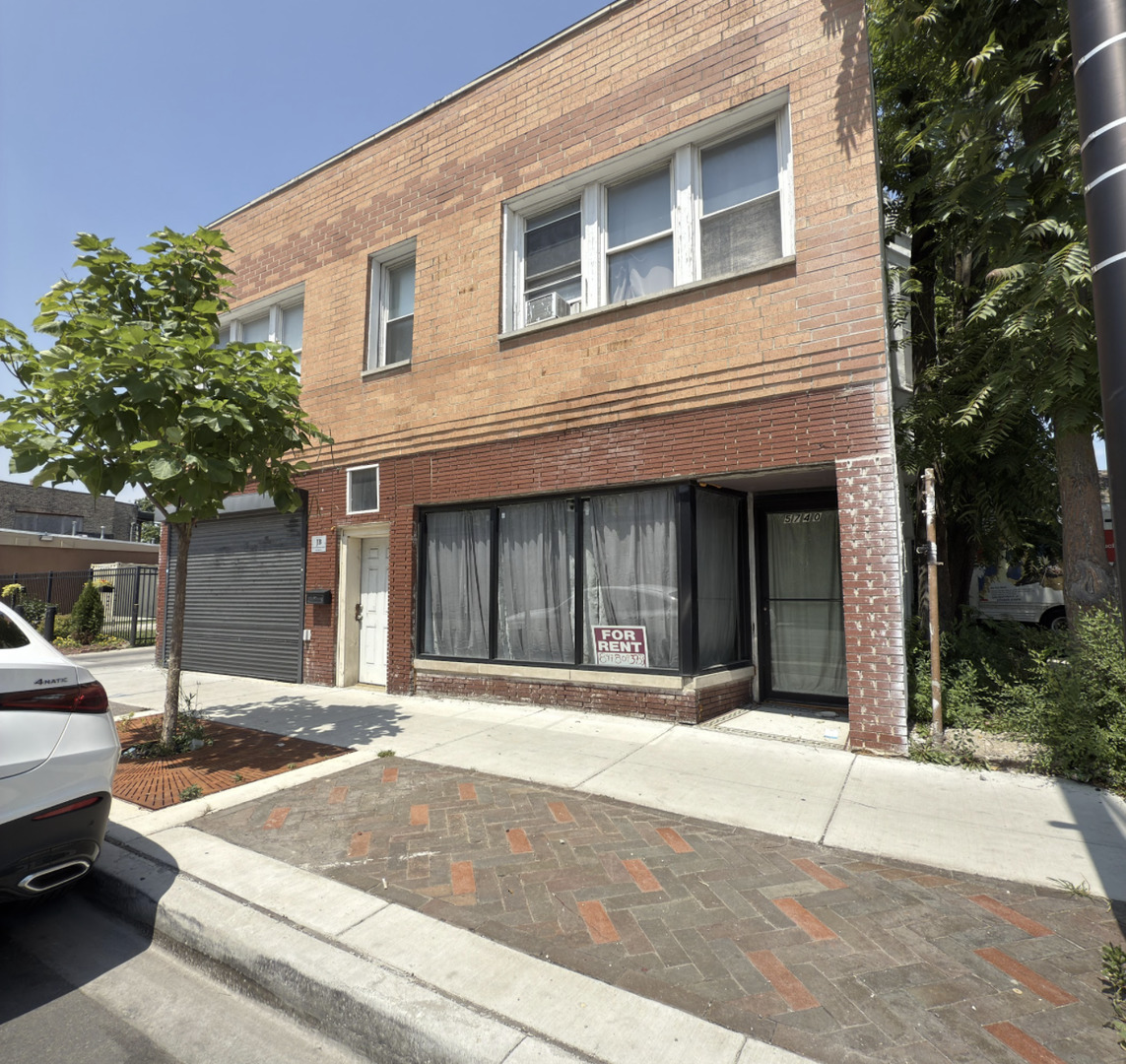 5740 W Chicago Avenue #1E, Chicago, IL 60651