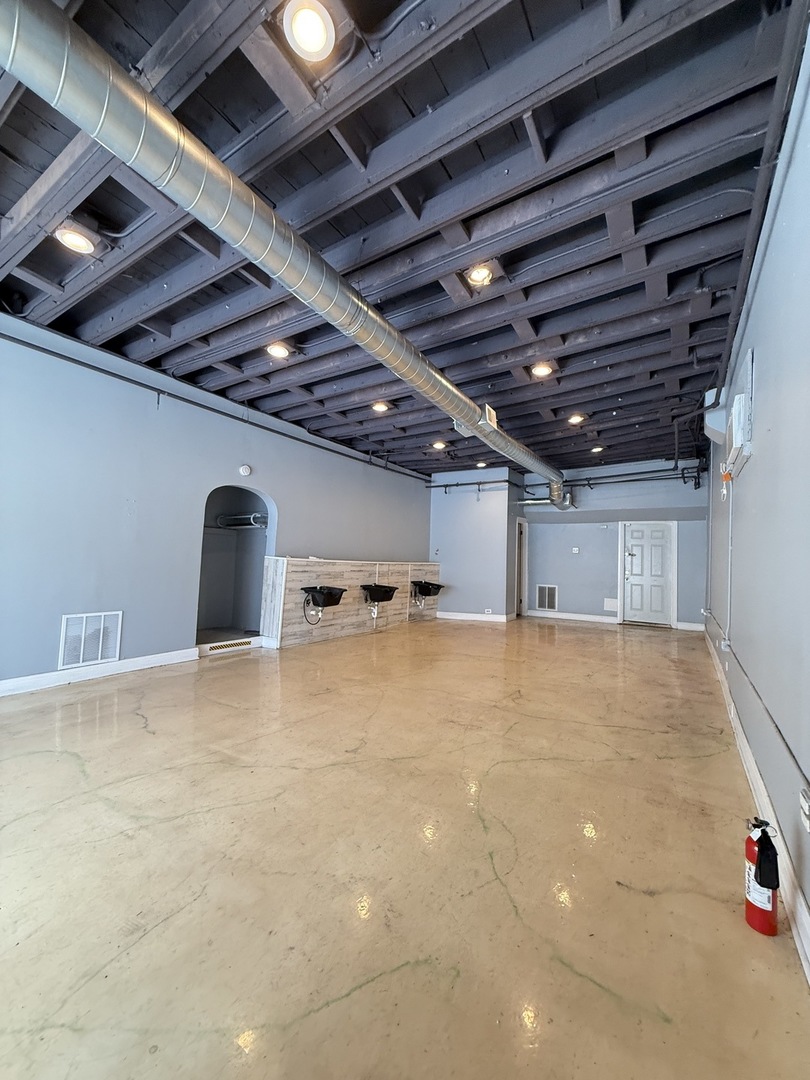 5740 W Chicago Avenue #1E, Chicago, IL 60651