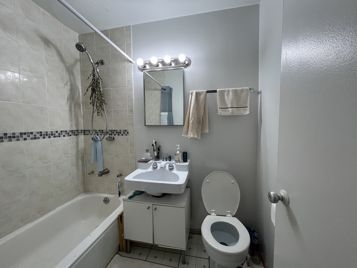 1400 E 55th Place #614S, Chicago, IL 60637